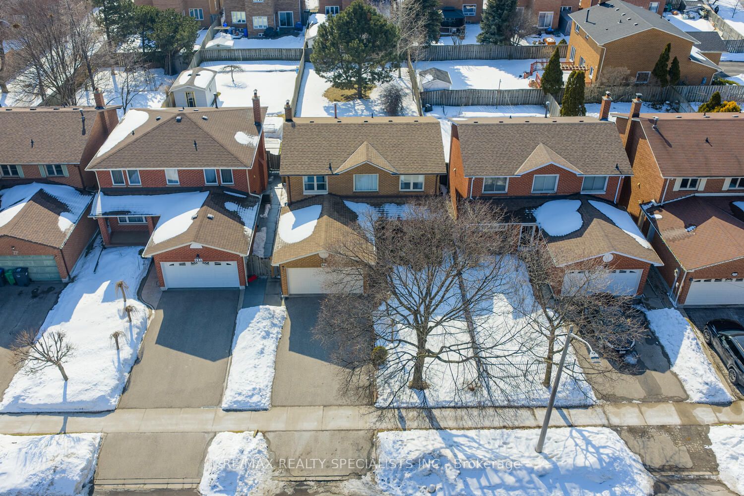 888 Messenger Meadow Drive, Mississauga, ON L5C 3T2 photo 3