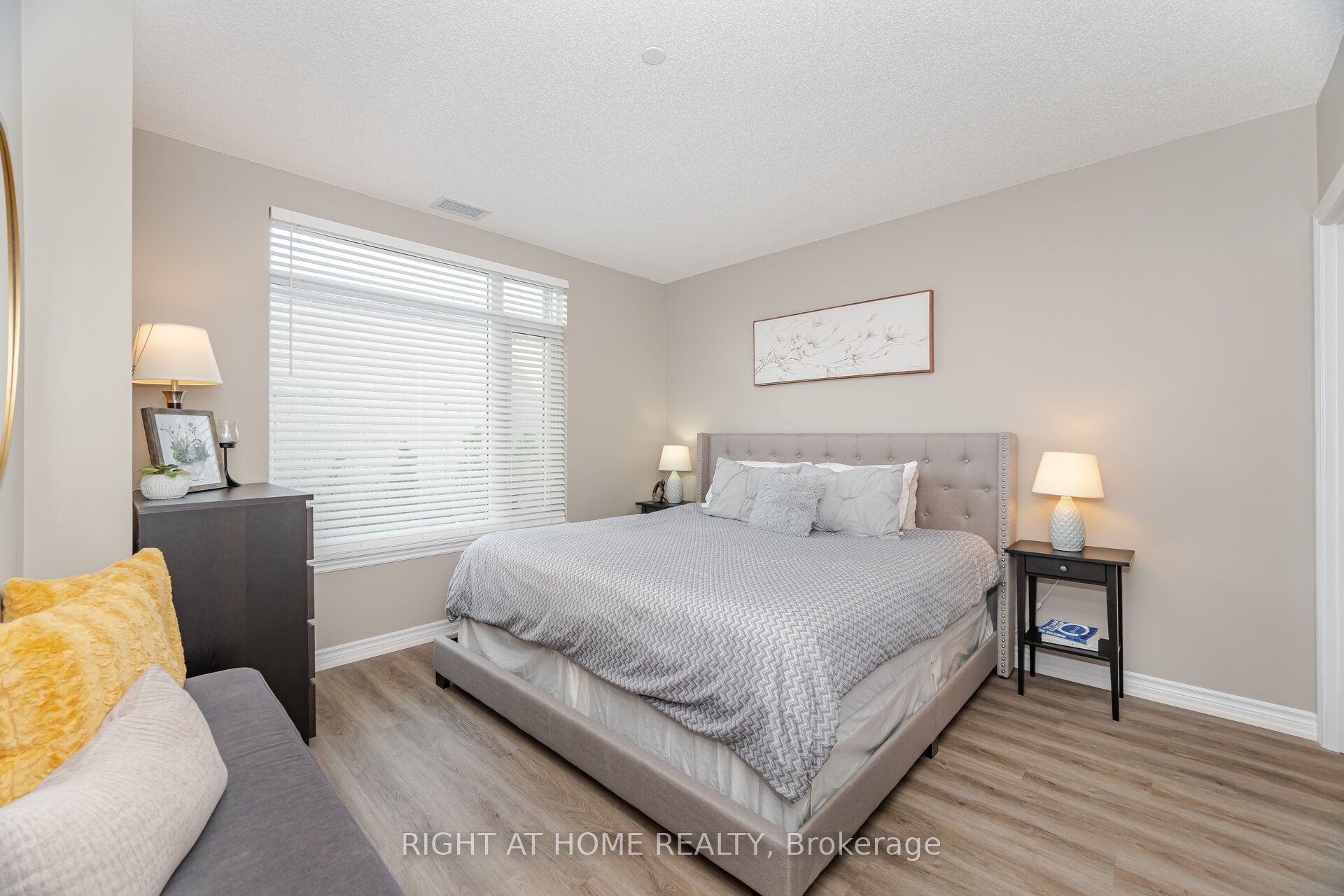 716 Main St E N/A 101, Milton, ON L9T 3P6 photo 4