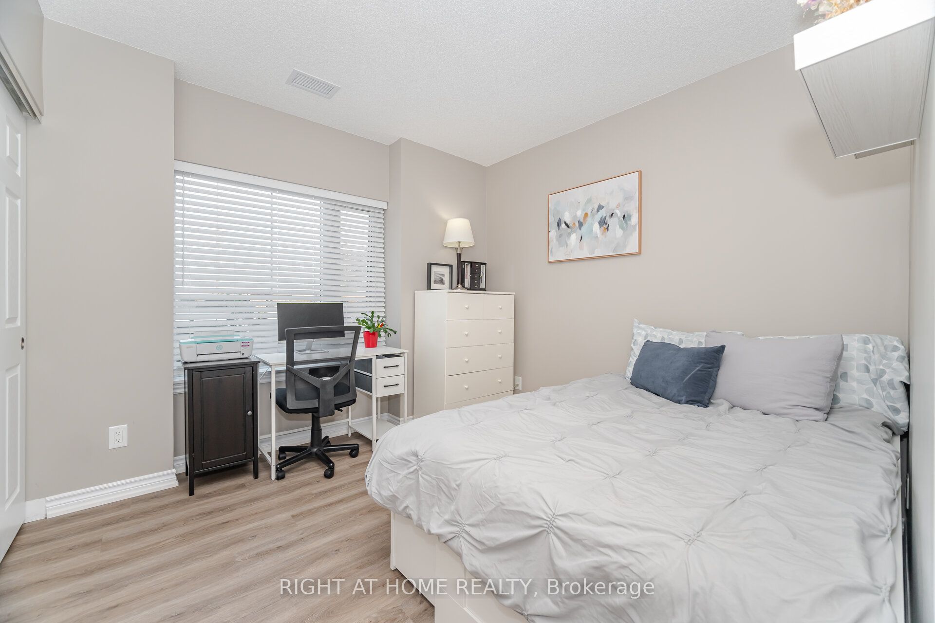 716 Main St E N/A 101, Milton, ON L9T 3P6 photo 5