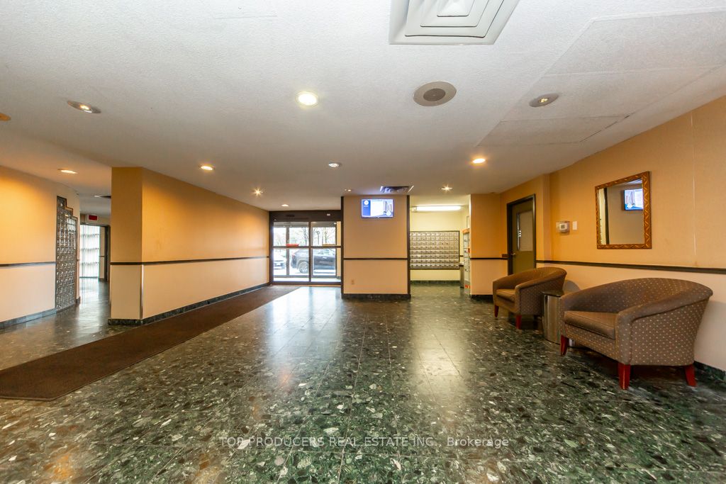 4205 Shipp Drive 2706, Mississauga, ON L4Z 2Y9 photo 2