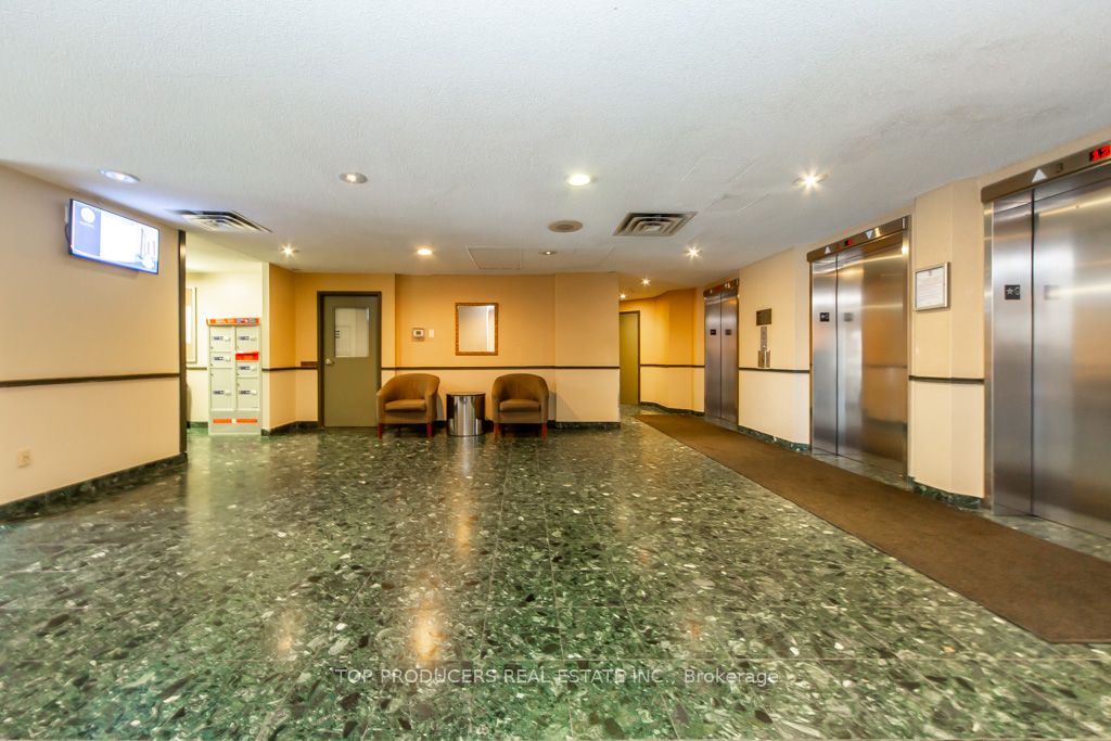 4205 Shipp Drive 2706, Mississauga, ON L4Z 2Y9 photo 3