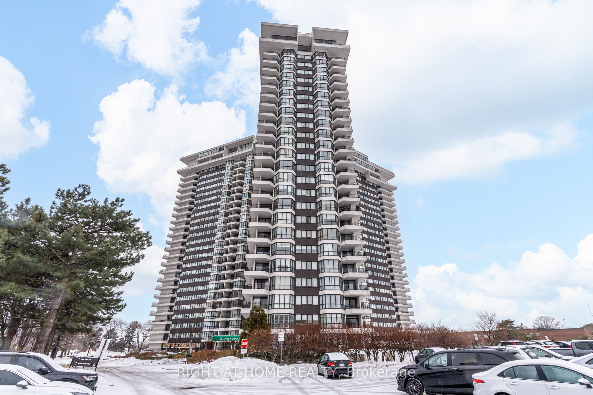 1333 Bloor Street 606, Mississauga, ON L4Y 3T6 photo 4