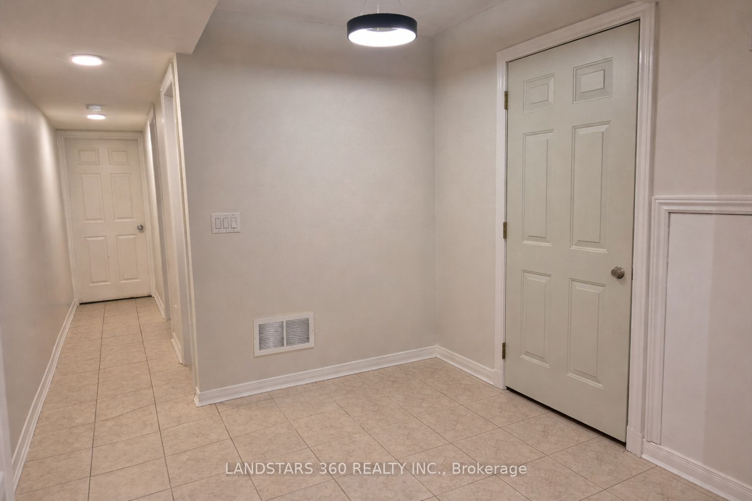 49 Boon Avenue Lower, Toronto, ON M6E 3Z2 photo 3