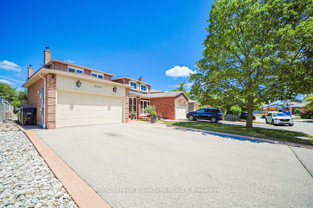 1106 Highgate Place, Mississauga, ON L4W 3H4 photo 3