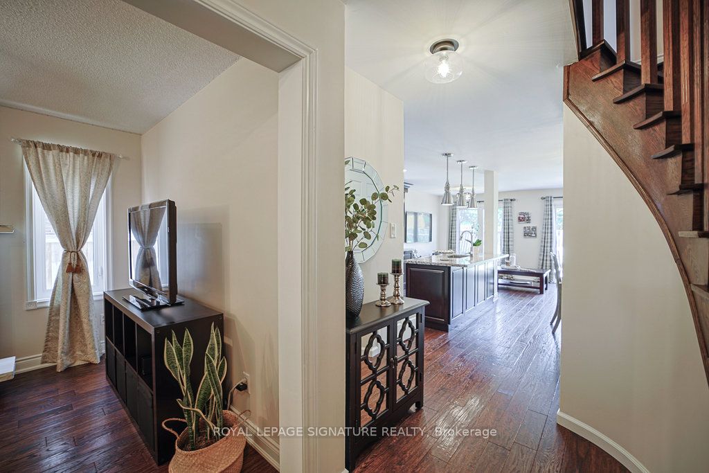 1106 Highgate Place, Mississauga, ON L4W 3H4 photo 5