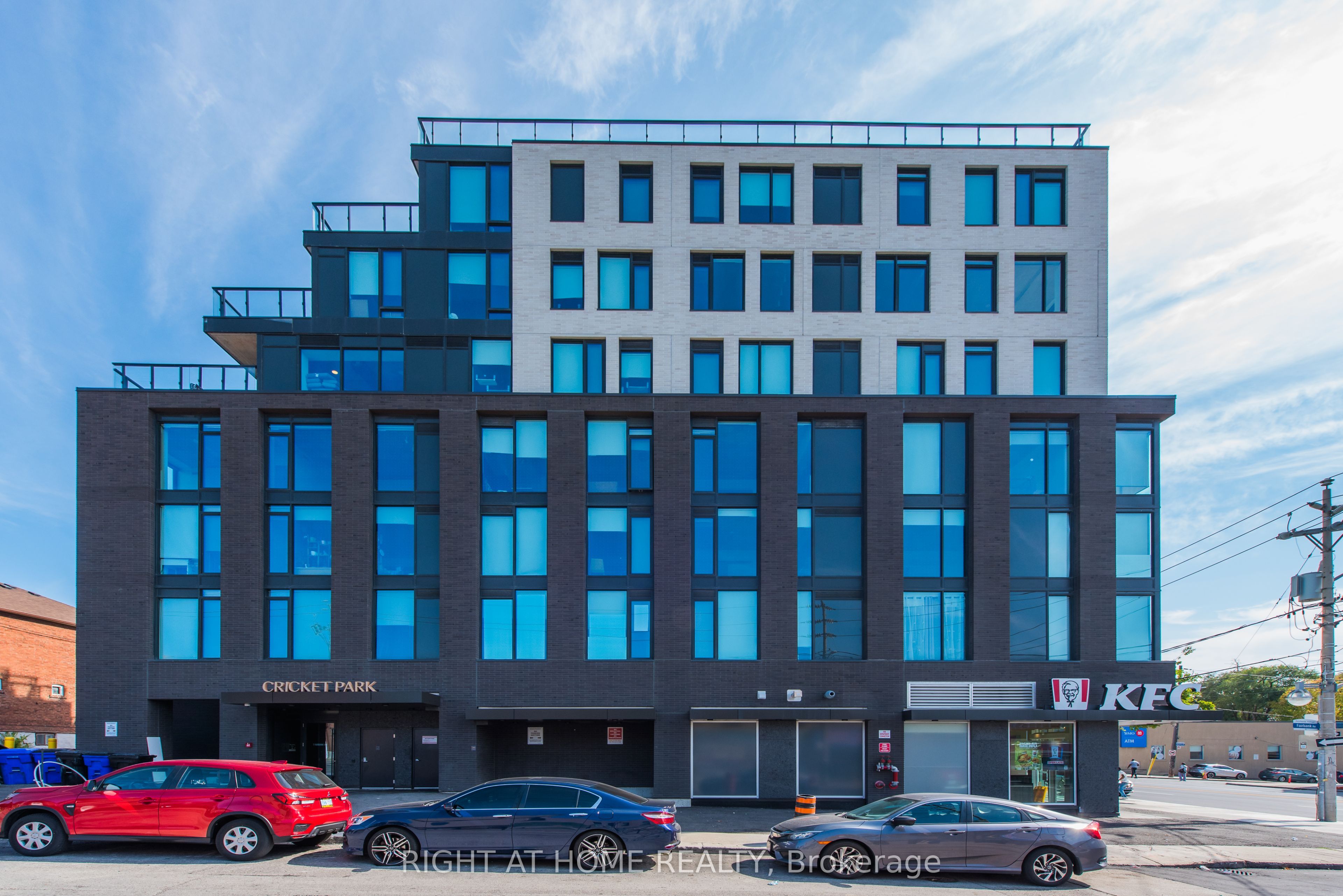 7 Fairbank Avenue W 503, Toronto, ON M6E 3Y5 photo 2