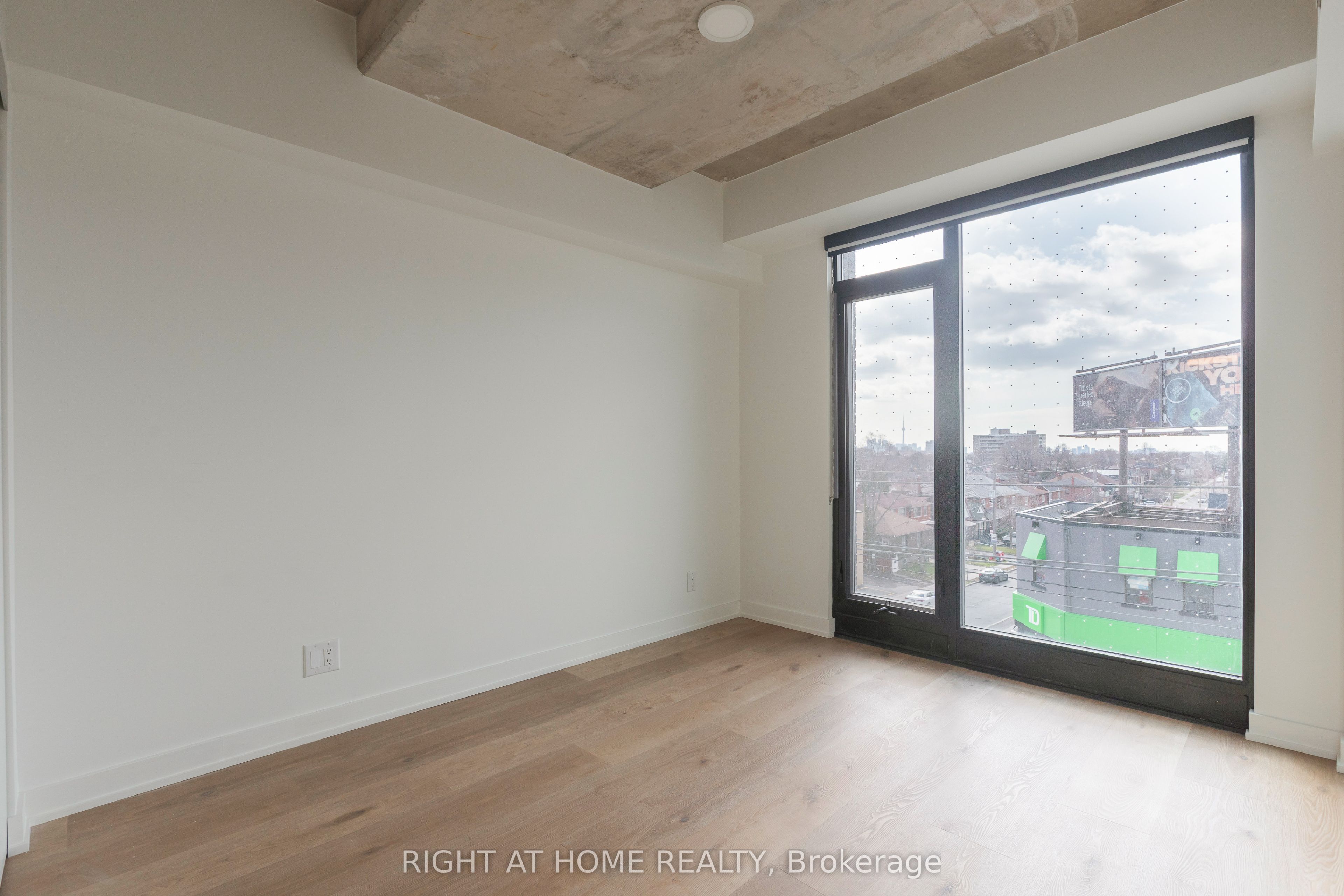 7 Fairbank Avenue W 503, Toronto, ON M6E 3Y5 photo 5