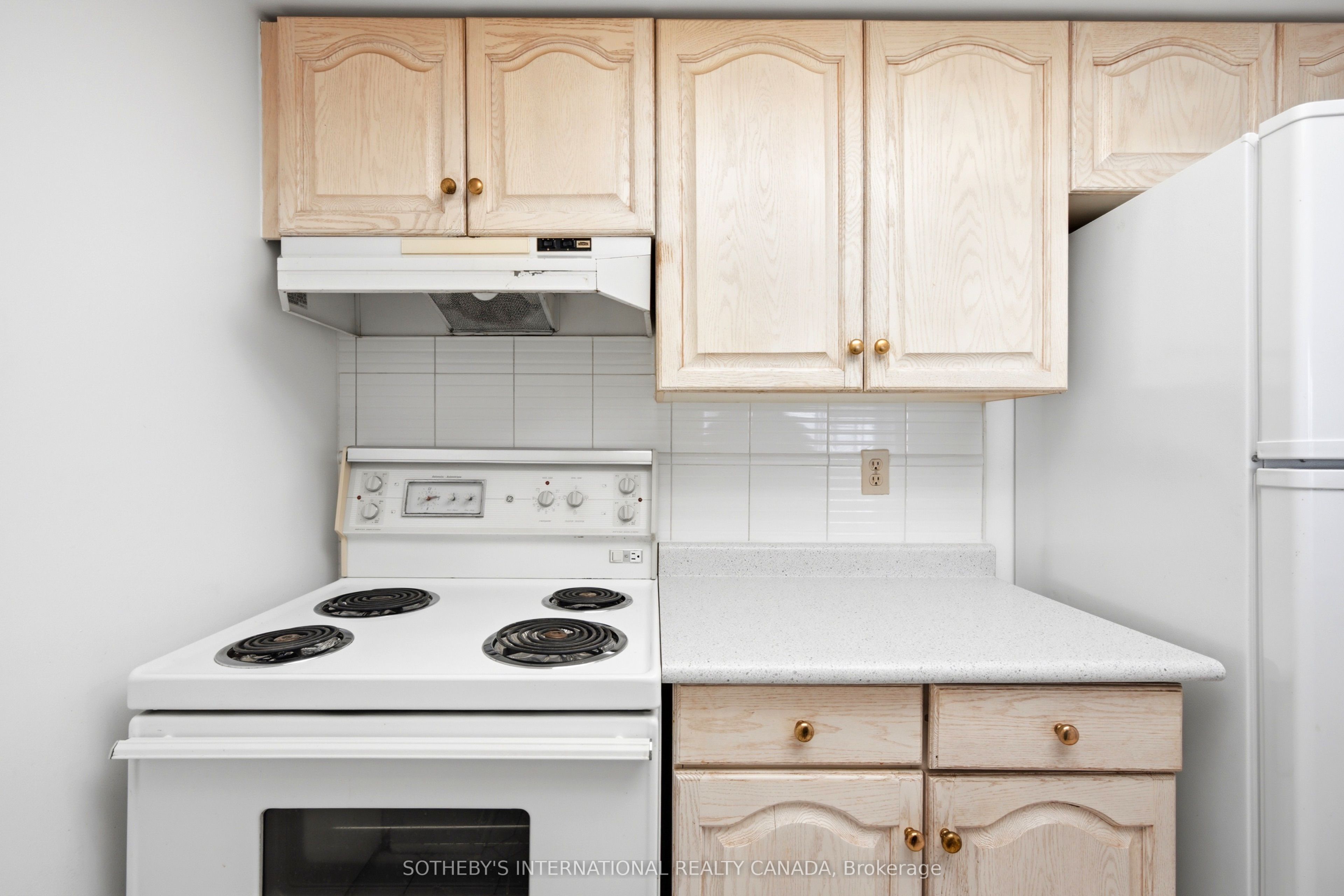 75 King Street E 1609, Mississauga, ON L5A 4G5 photo 3