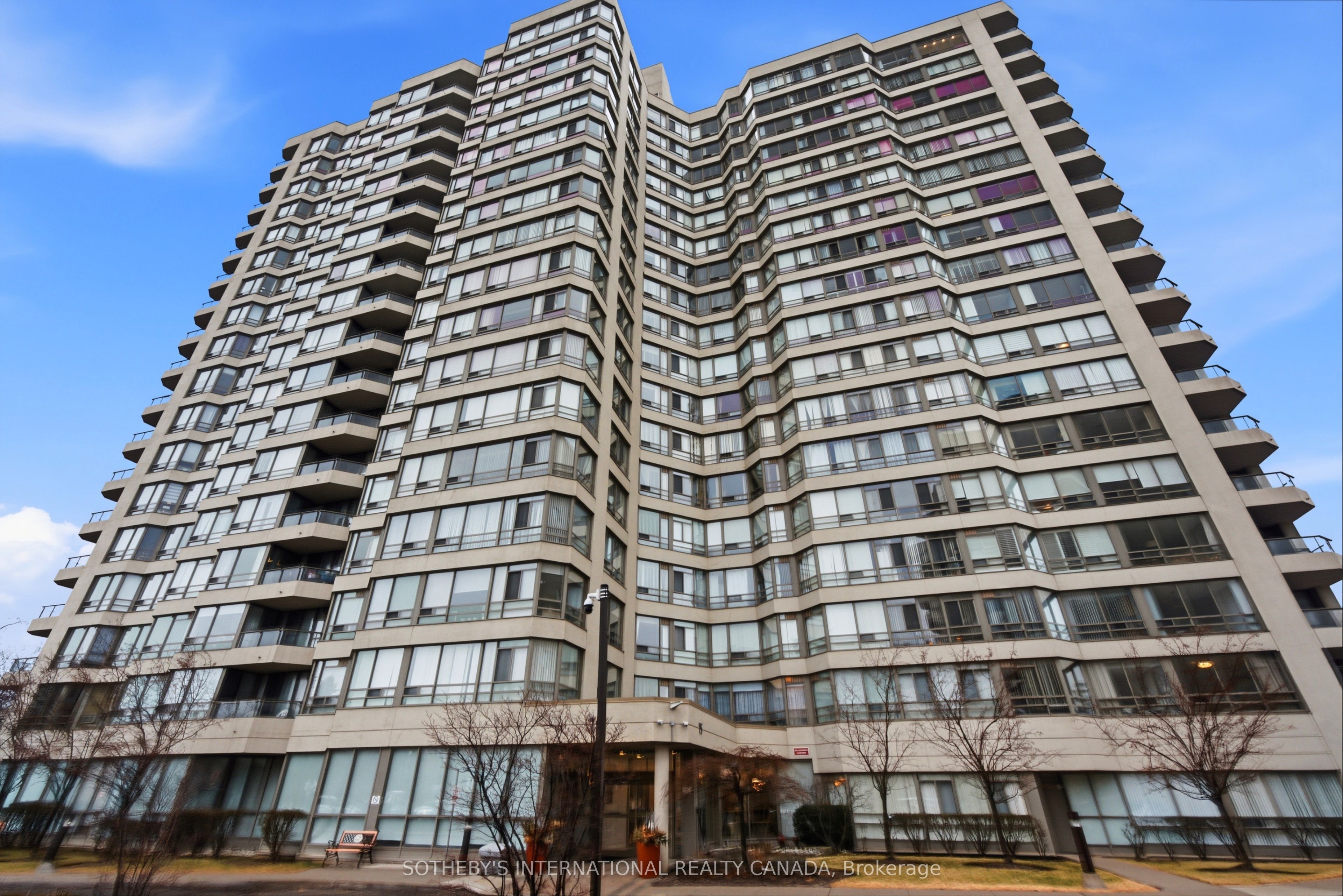 75 King Street E 1703, Mississauga, ON L5A 4G5 photo 2