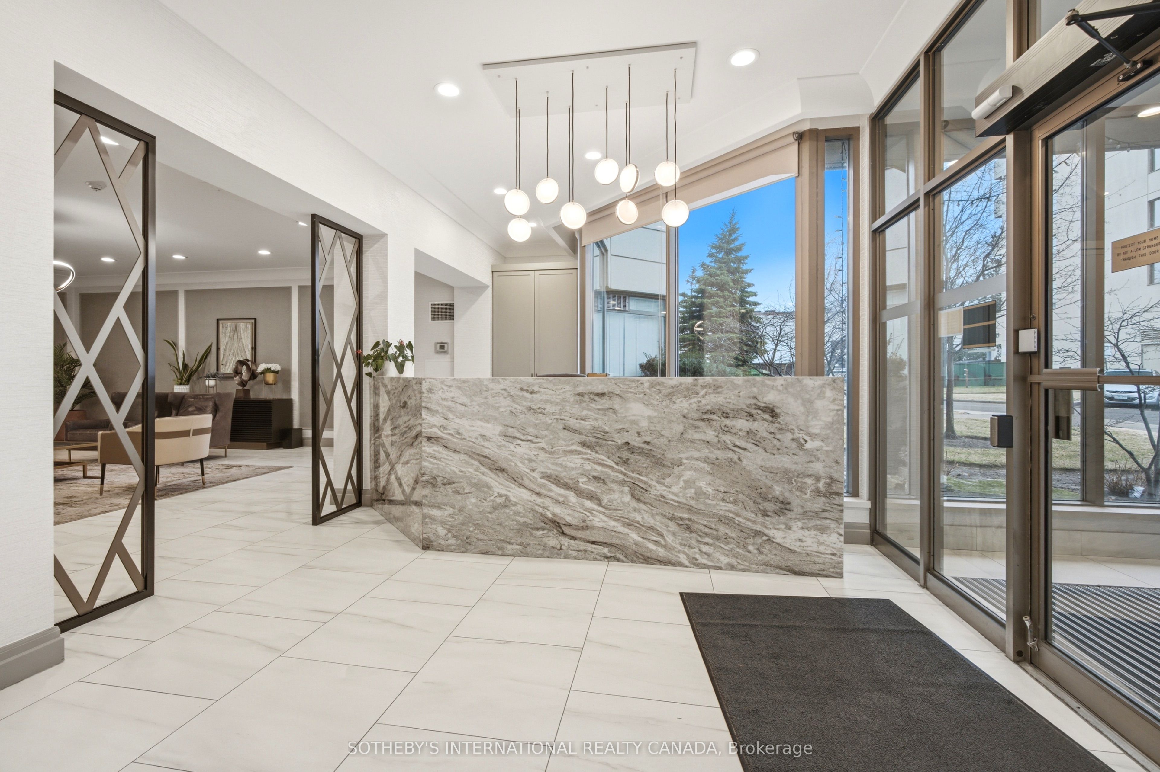 75 King Street E 1703, Mississauga, ON L5A 4G5 photo 5