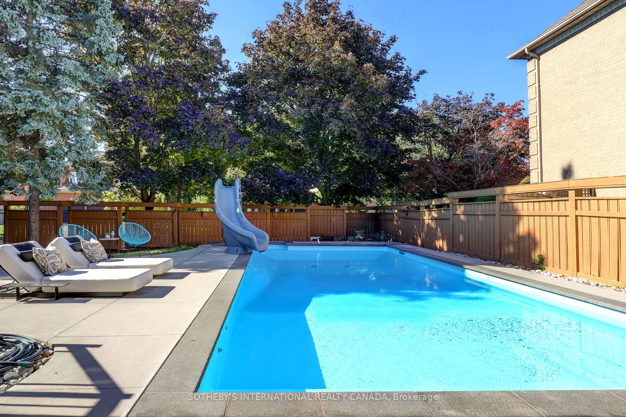 1939 Calgary Court, Mississauga, ON L5H 4J1 photo 3