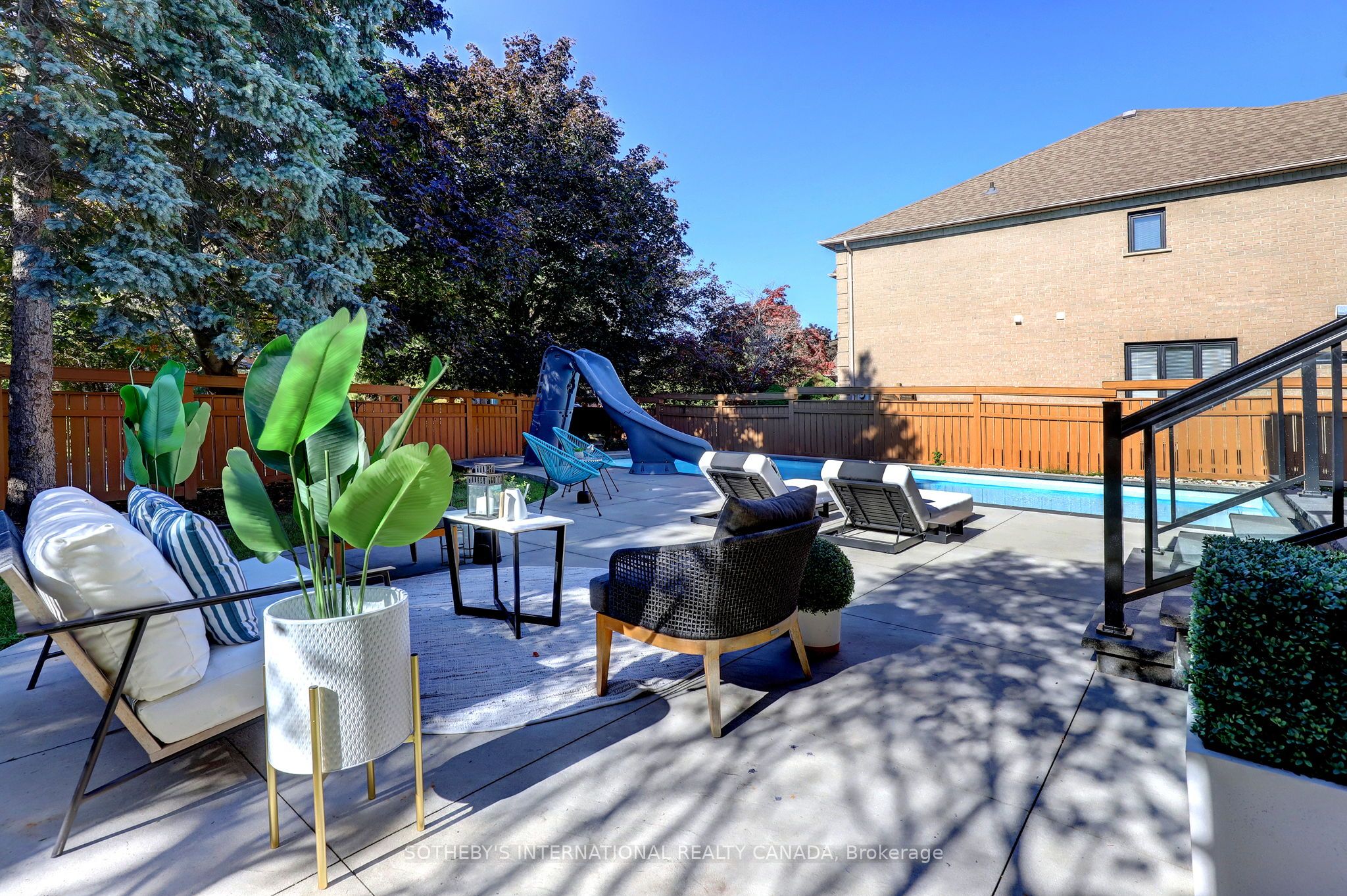 1939 Calgary Court, Mississauga, ON L5H 4J1 photo 4