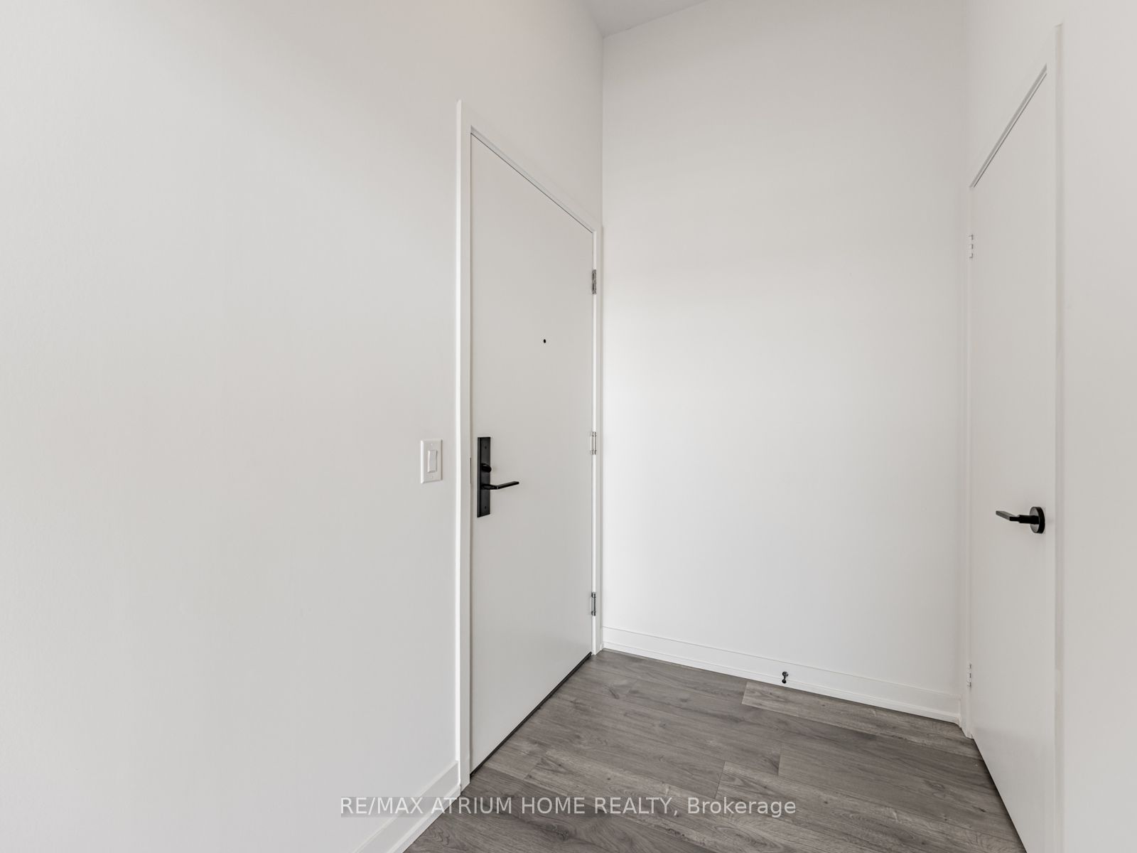 285 Dufferin Street 706, Toronto, ON M6K 0J2 photo 2