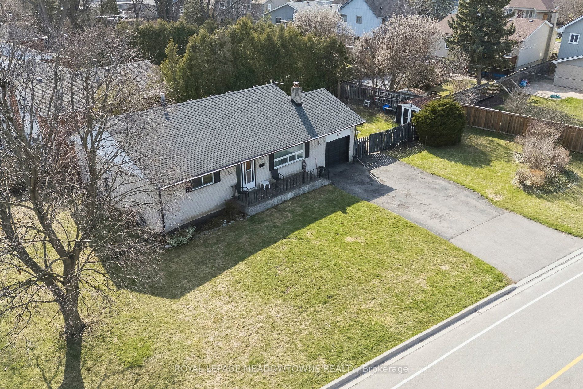 20 Plainsman Road, Mississauga, ON L5N 1C6 photo 2