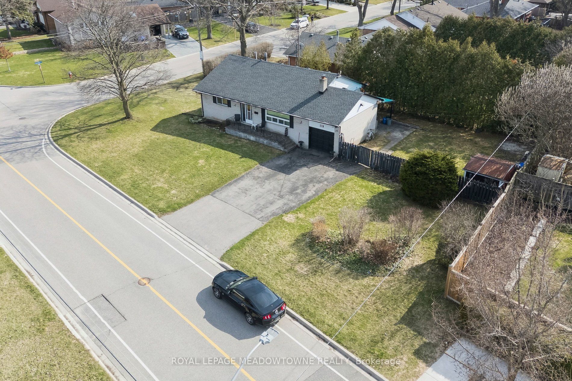 20 Plainsman Road, Mississauga, ON L5N 1C6 photo 3