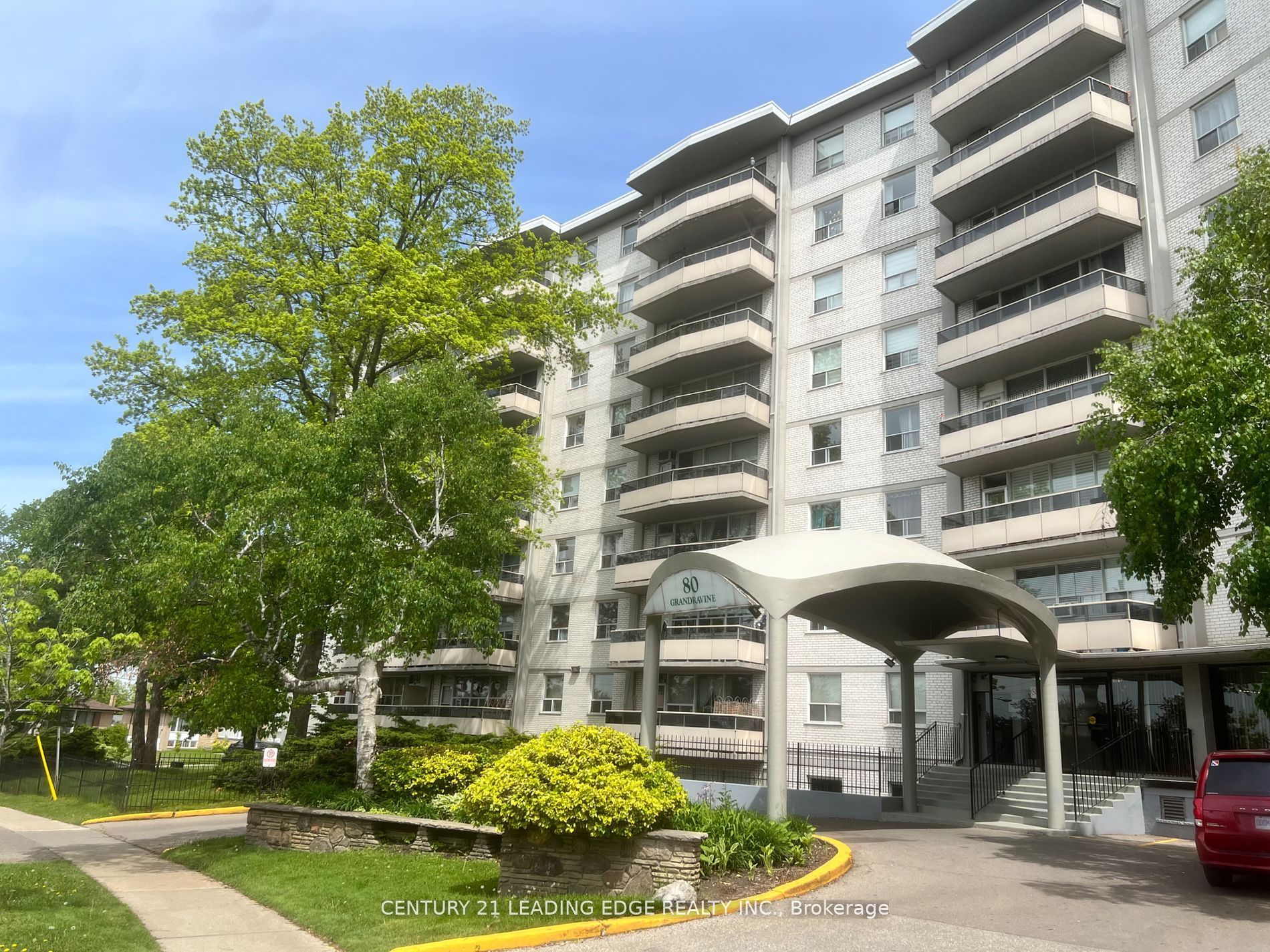80 Grandravine Drive 916, Toronto, ON M3J 1B2