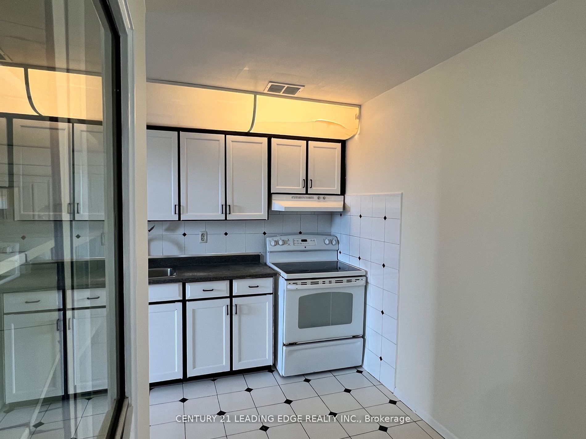 80 Grandravine Drive 916, Toronto, ON M3J 1B2 photo 3