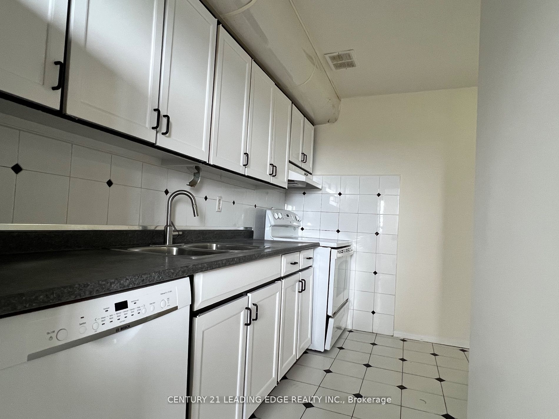 80 Grandravine Drive 916, Toronto, ON M3J 1B2 photo 5