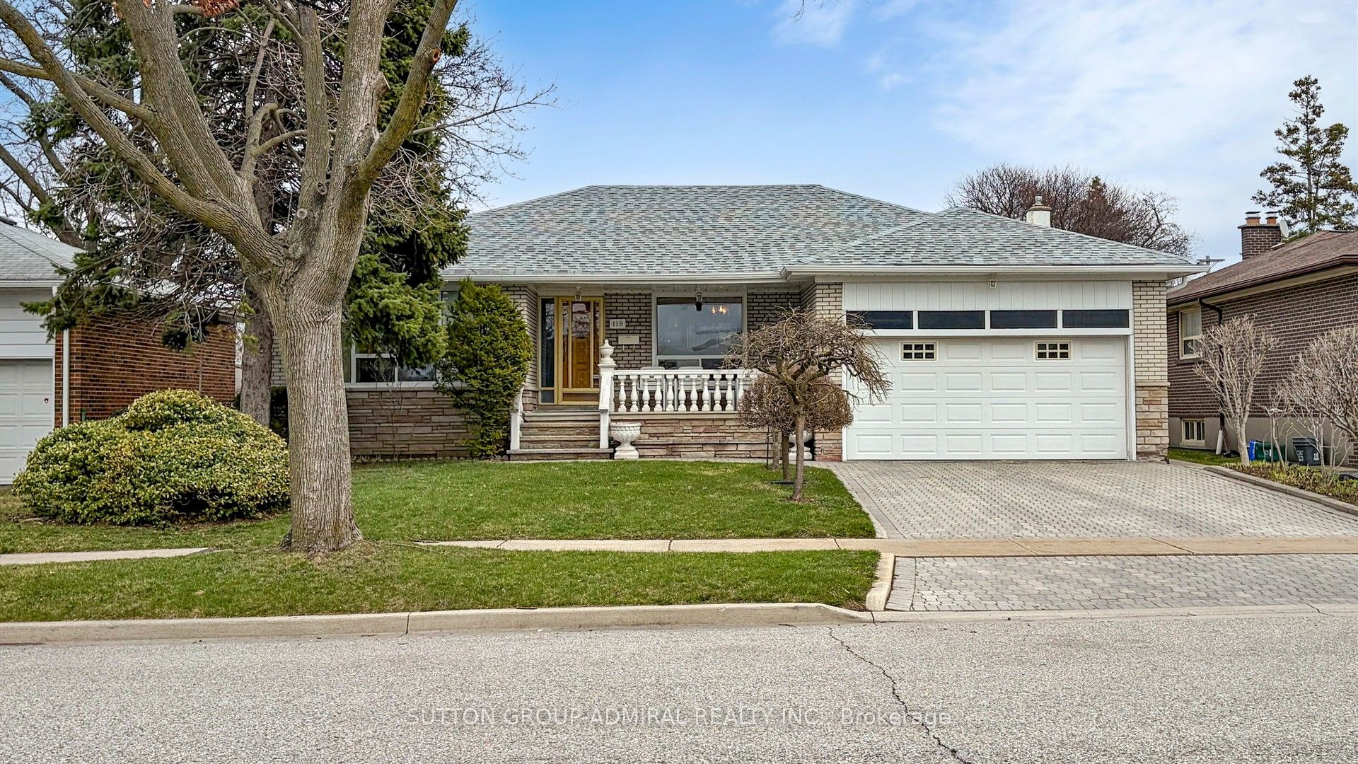 119 Brampton Road, Toronto, ON M9R 3K3 photo 2