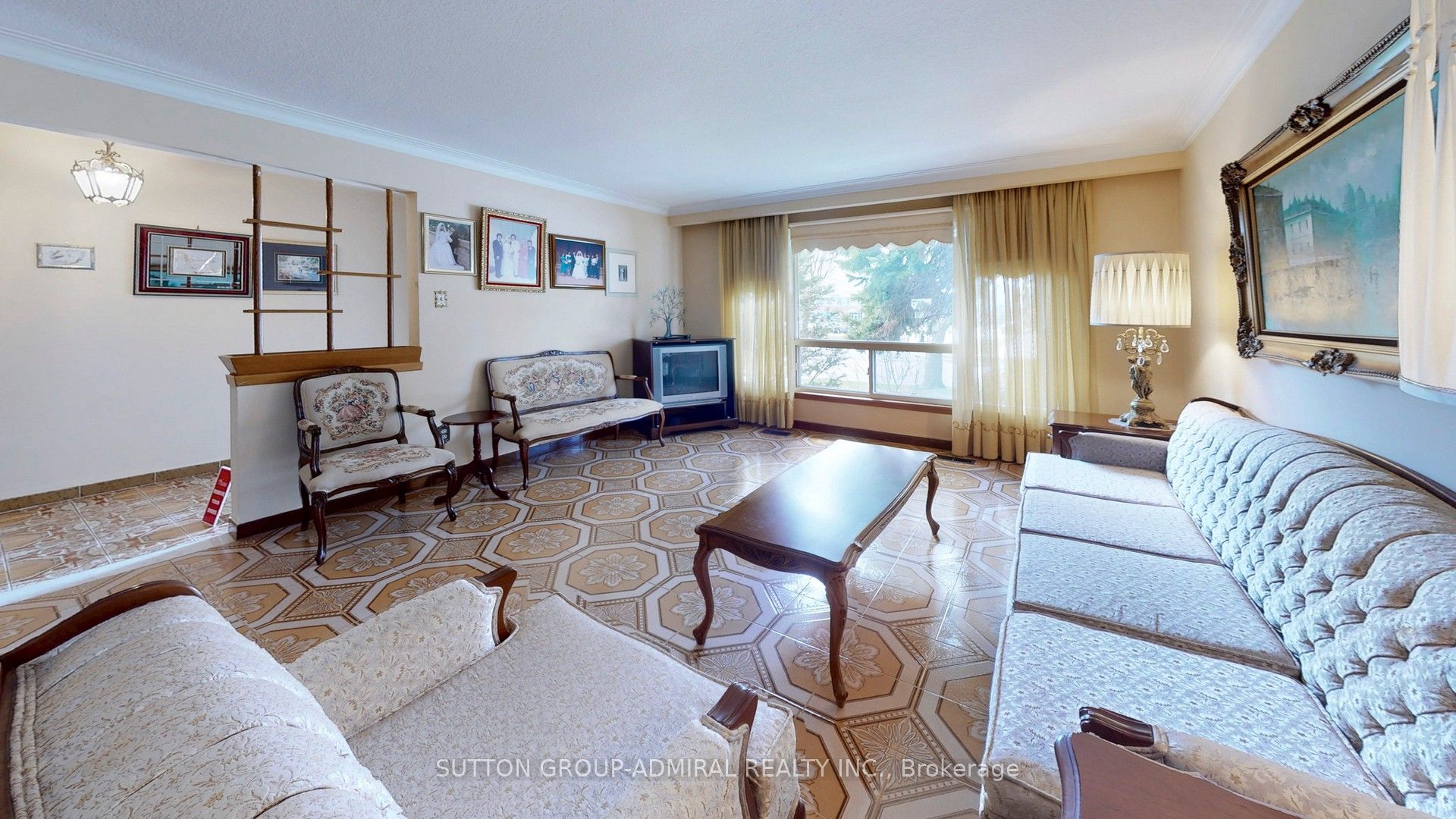 119 Brampton Road, Toronto, ON M9R 3K3 photo 5