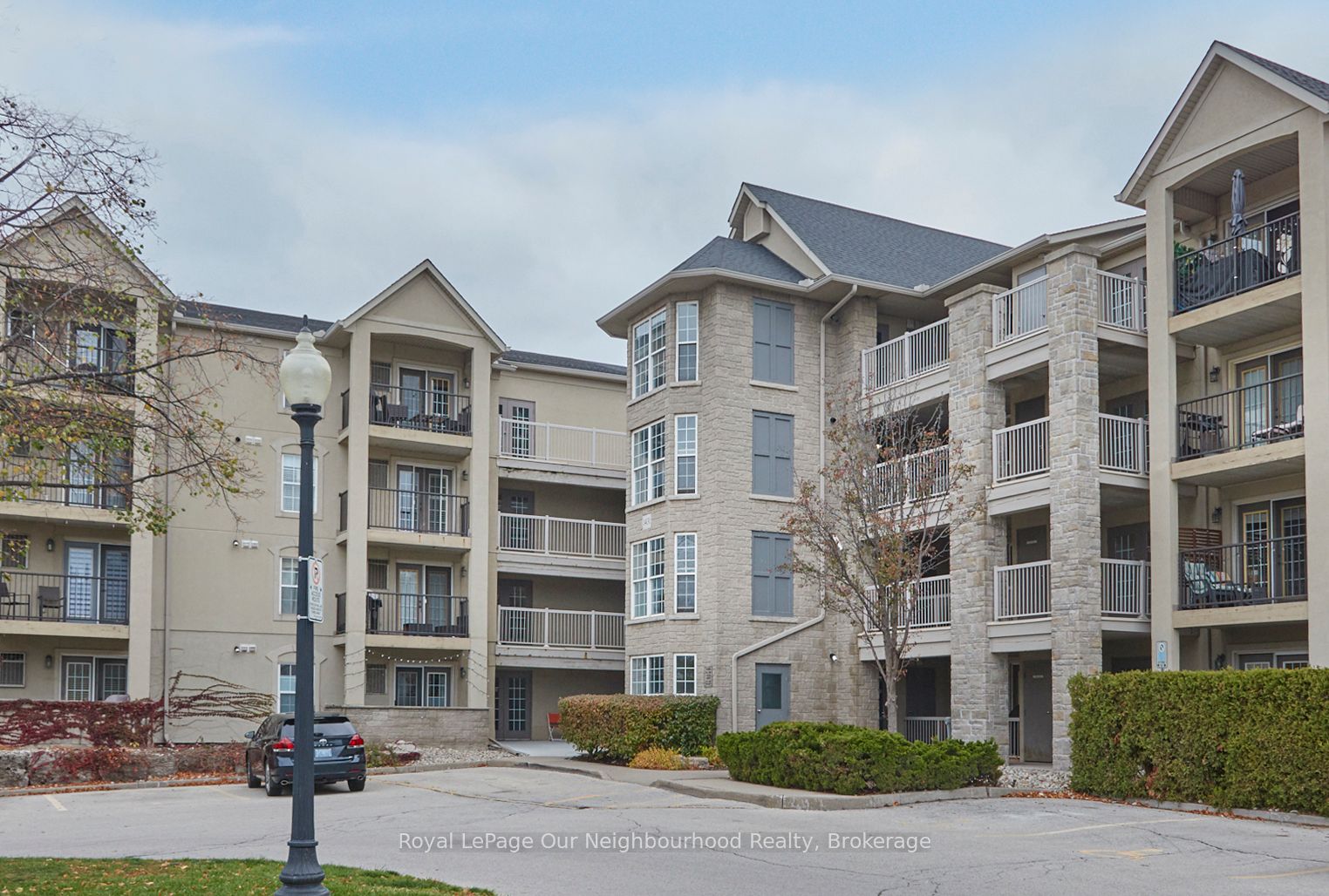 1431 Walkers Line 208, Burlington, ON L7M 4P3