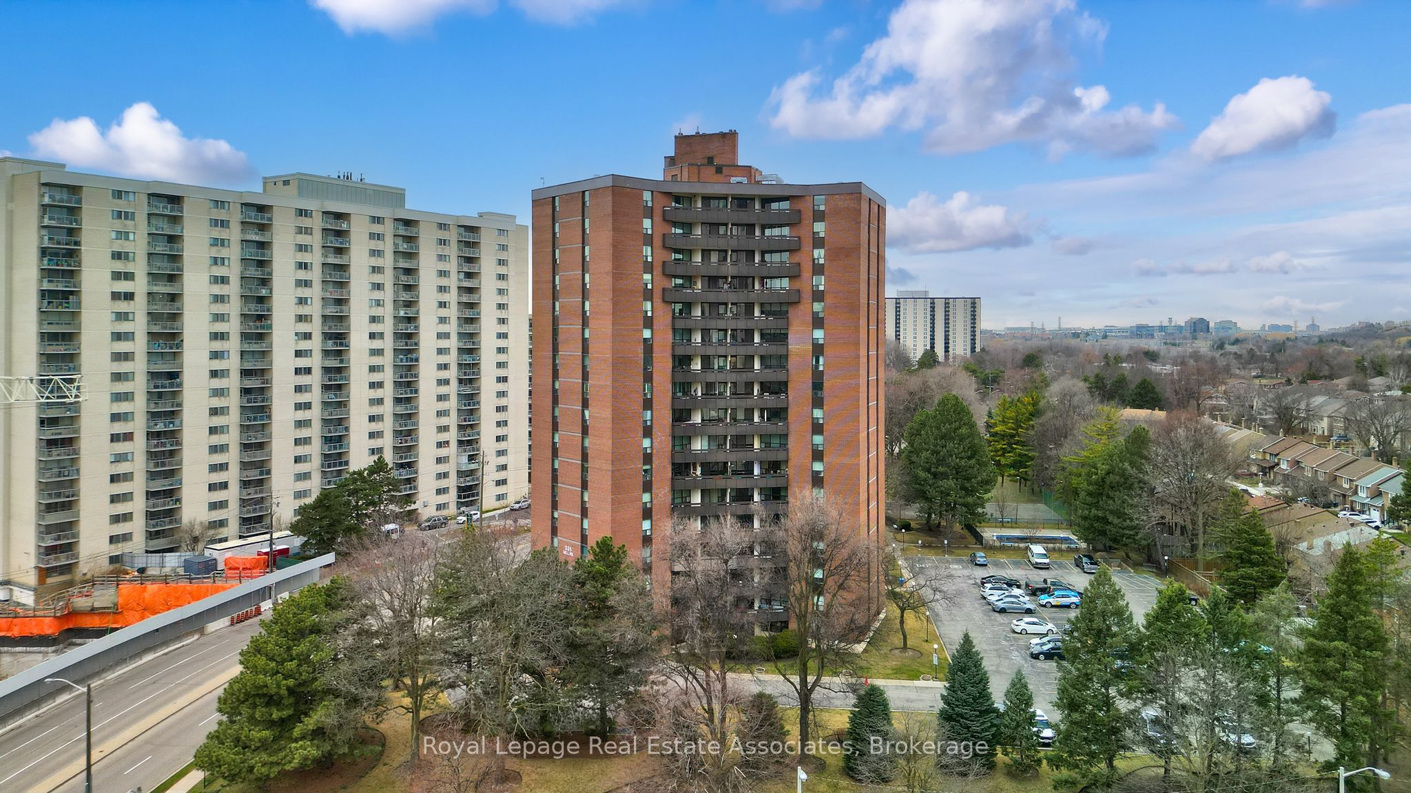 335 Mill Road 1406, Toronto, ON M9C 1Y6 photo 2