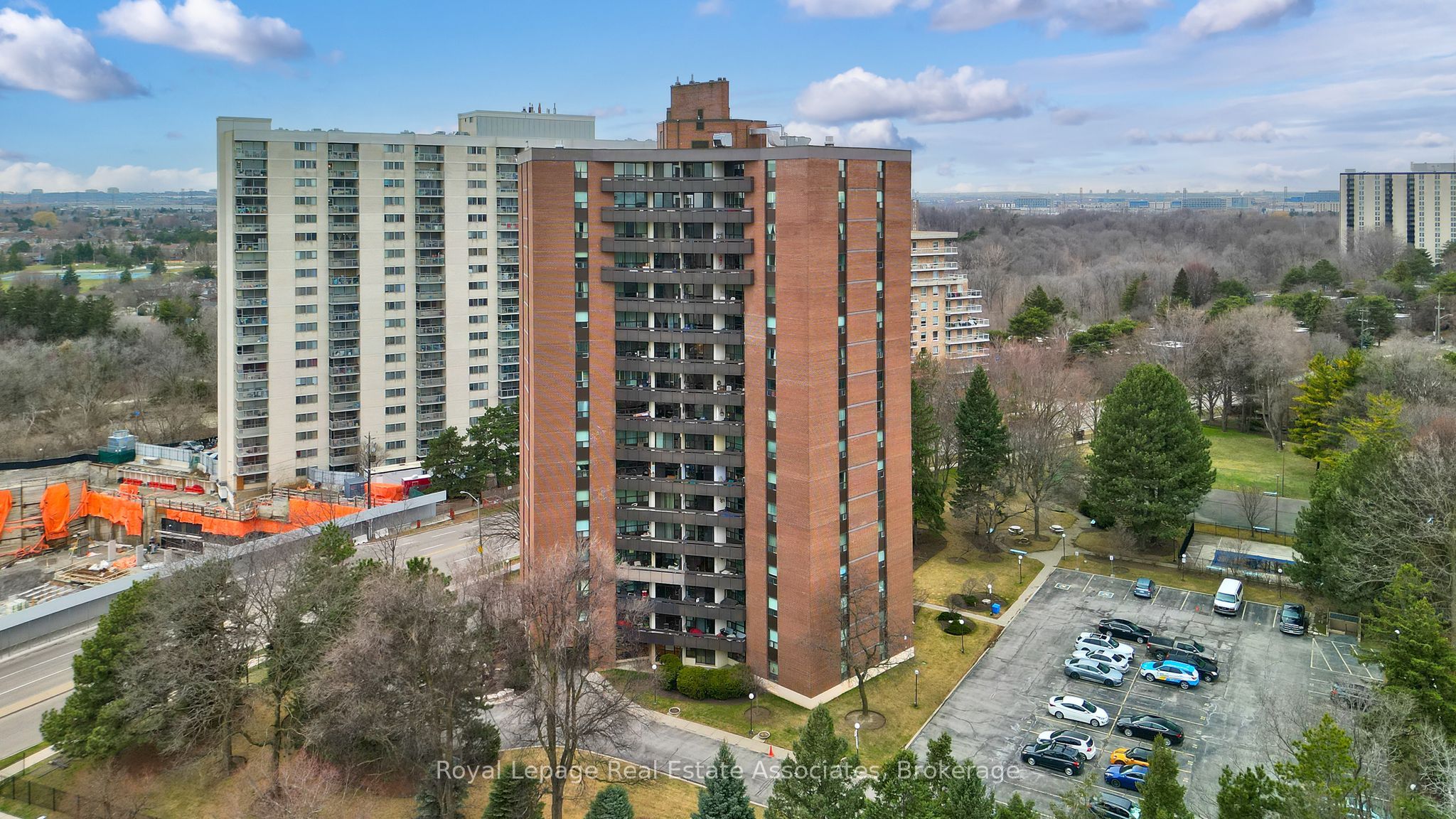335 Mill Road 1406, Toronto, ON M9C 1Y6 photo 3