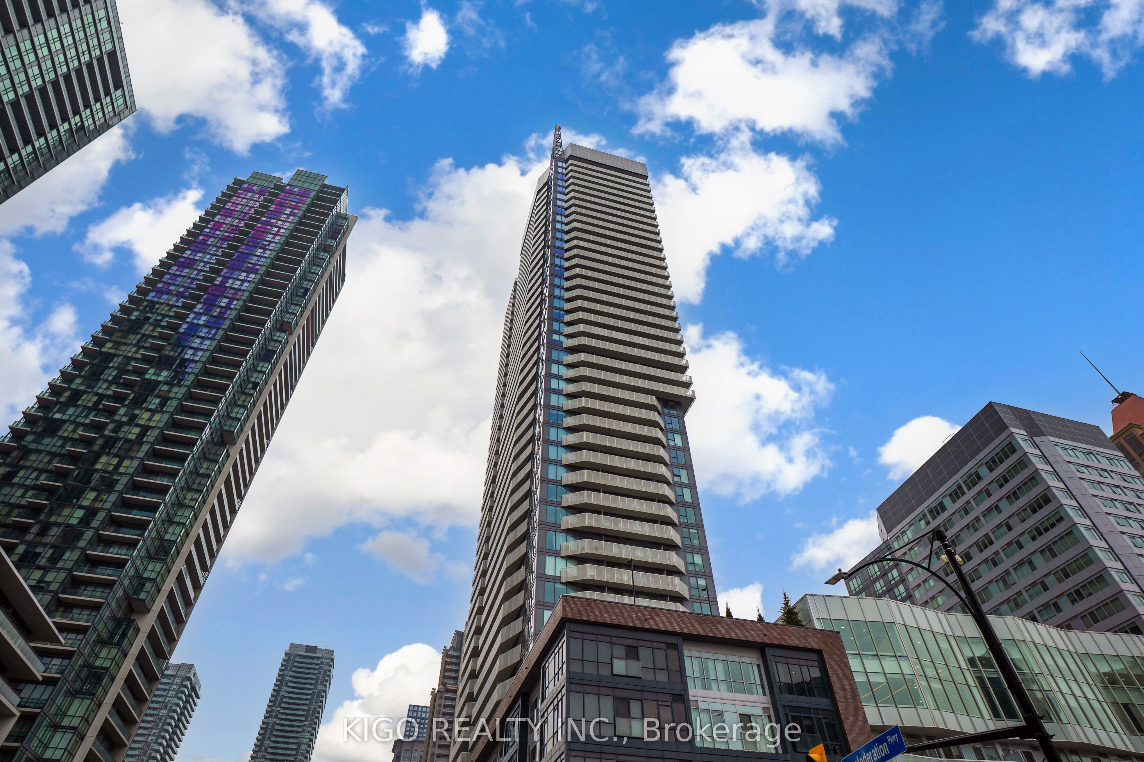 4065 Confederation Parkway 2406, Mississauga, ON L5B 0L4