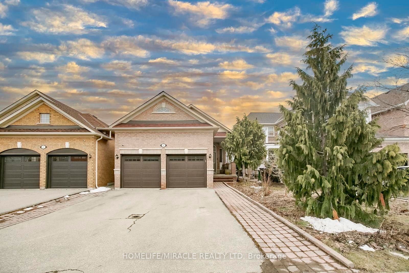 45 Vintage Gate, Brampton, ON L6X 5C3 photo 2