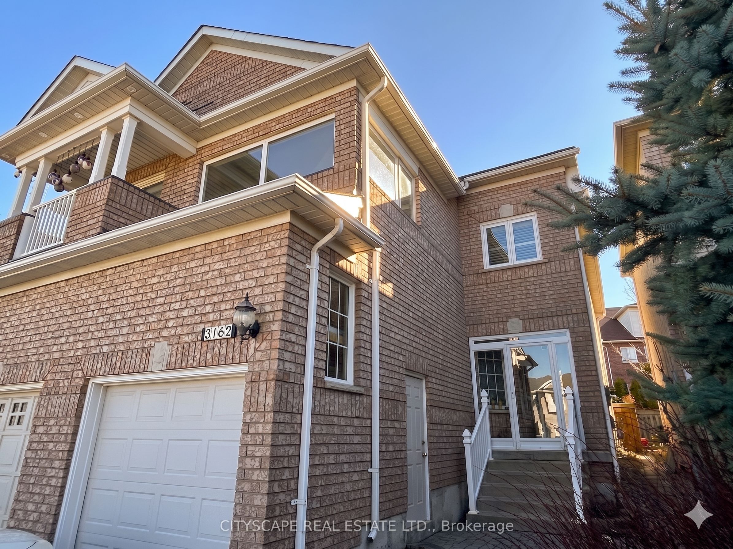 3162 Pearwood Place, Mississauga, ON L5B 4H1 photo 2