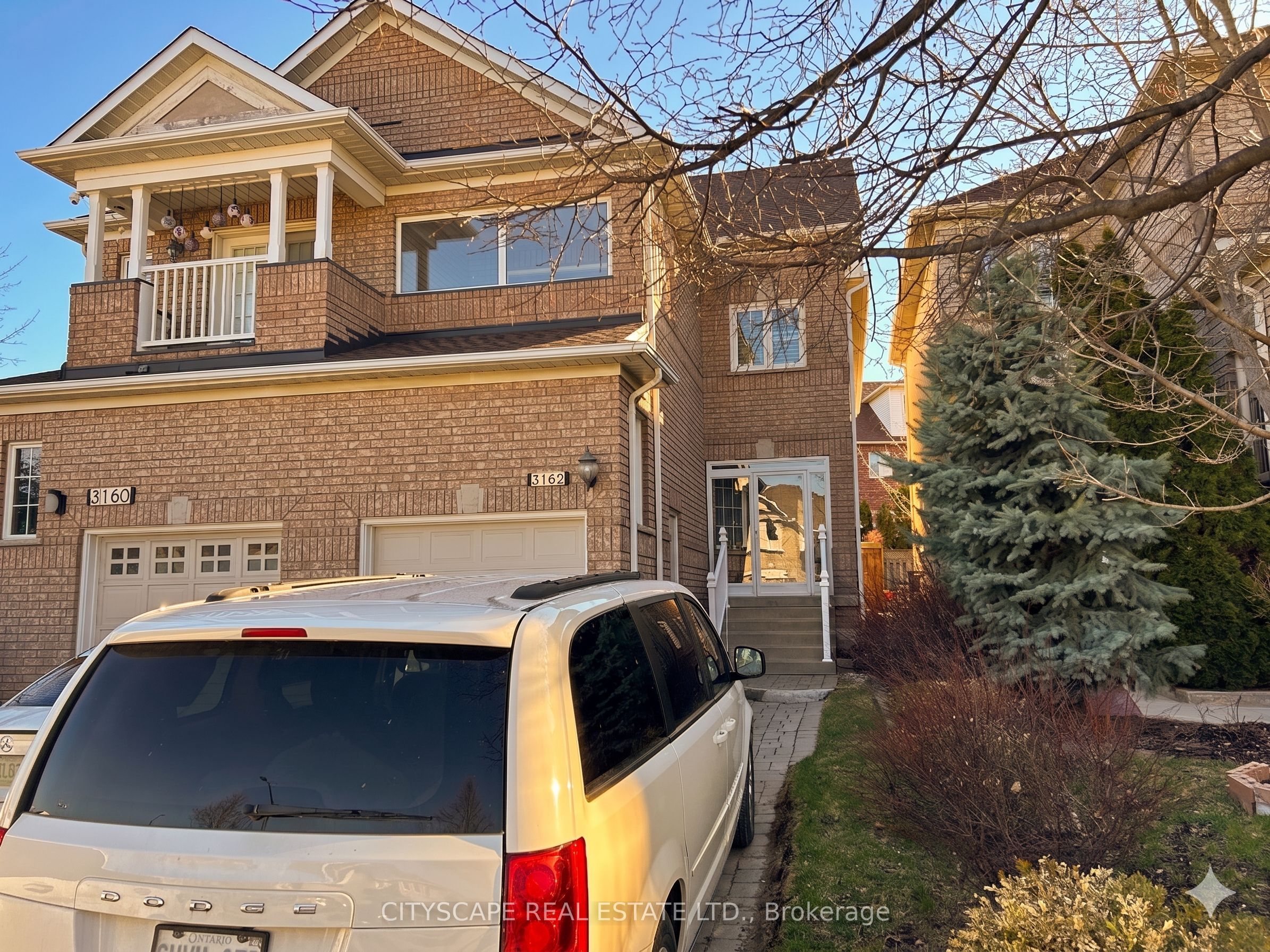 3162 Pearwood Place, Mississauga, ON L5B 4H1 photo 3