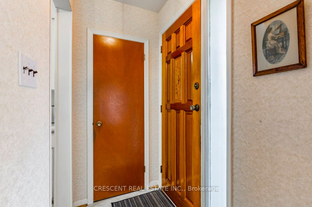 227 Verobeach Boulevard, Toronto, ON M9M 1R4 photo 4