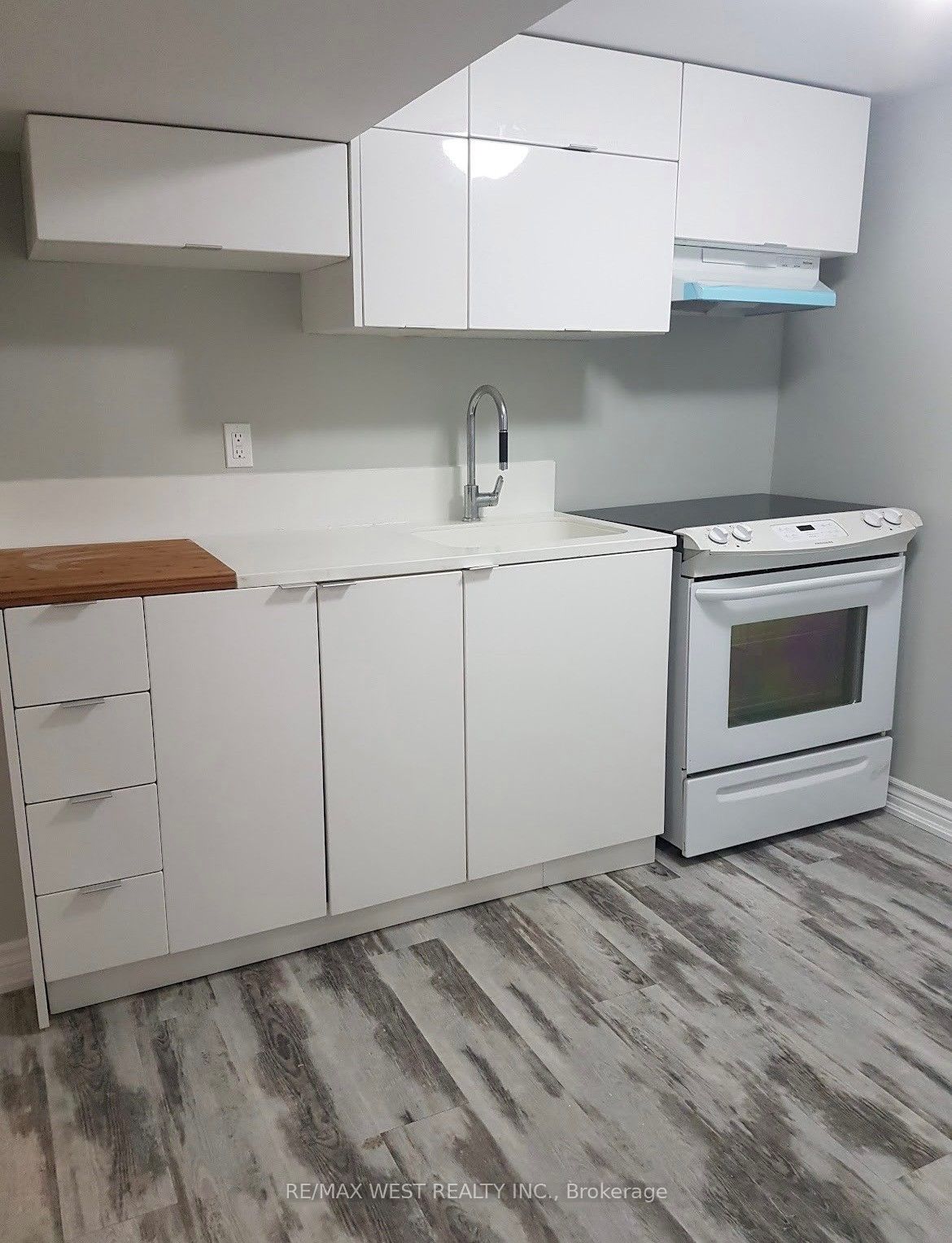 77 Murrie Street Lower, Toronto, ON M8V 1X6 photo 5