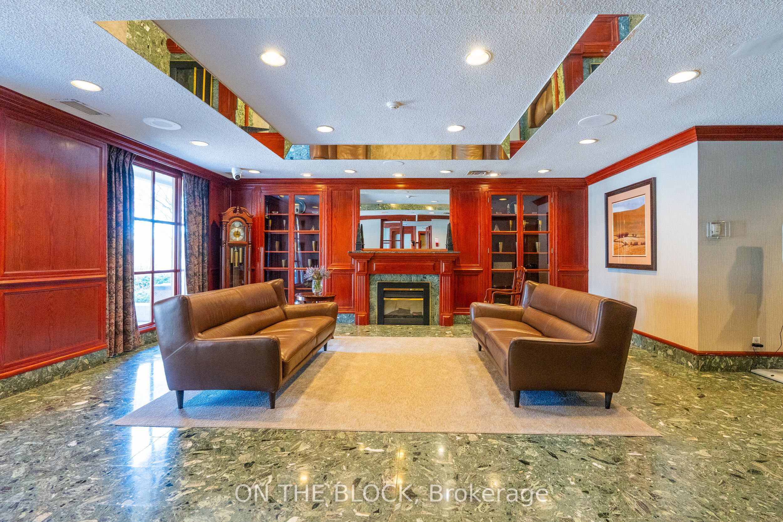 880 Dundas Street W 203, Mississauga, ON L5C 4H3 photo 5
