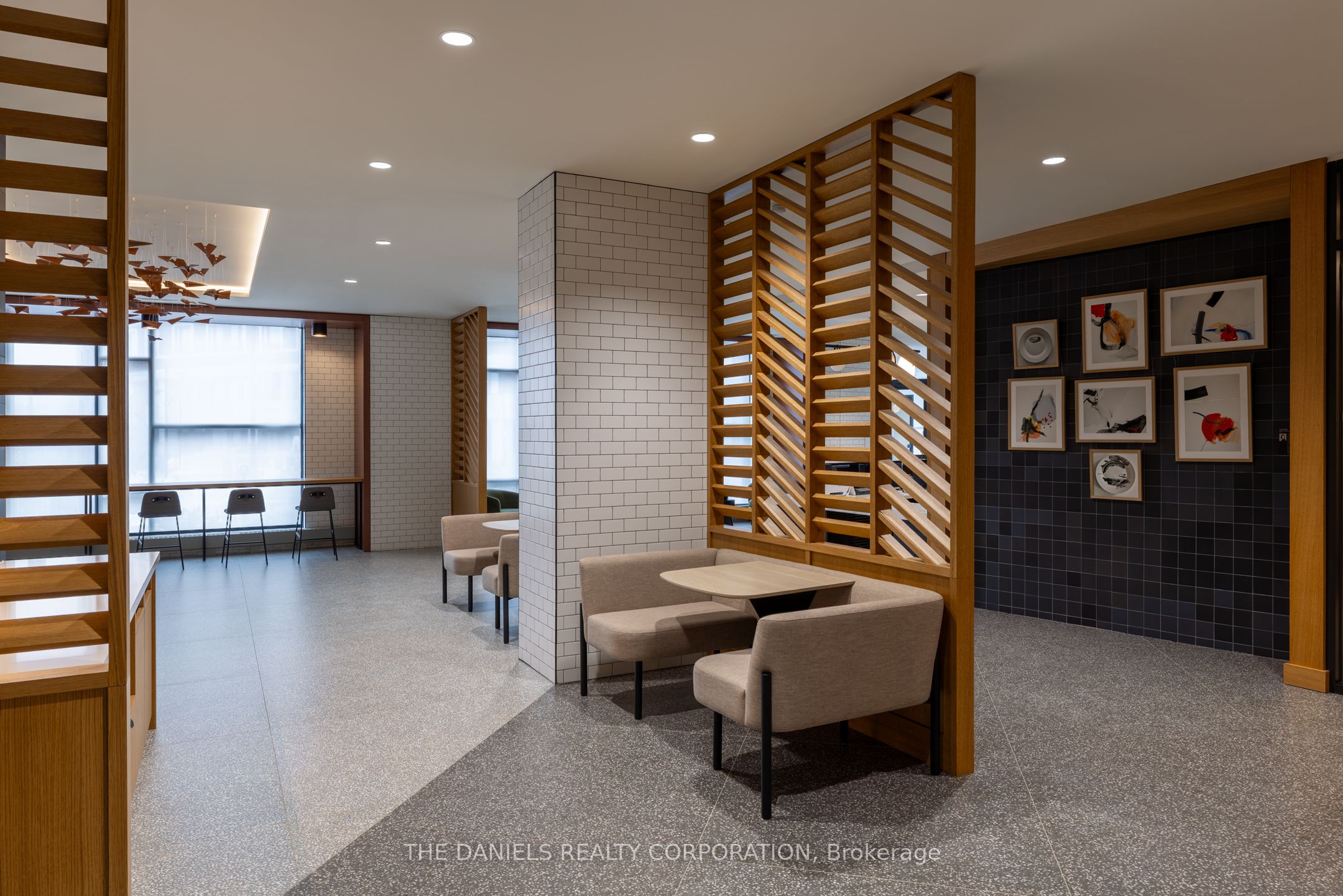 2495 Eglinton Avenue W 510, Mississauga, ON L5M 2T2 photo 4