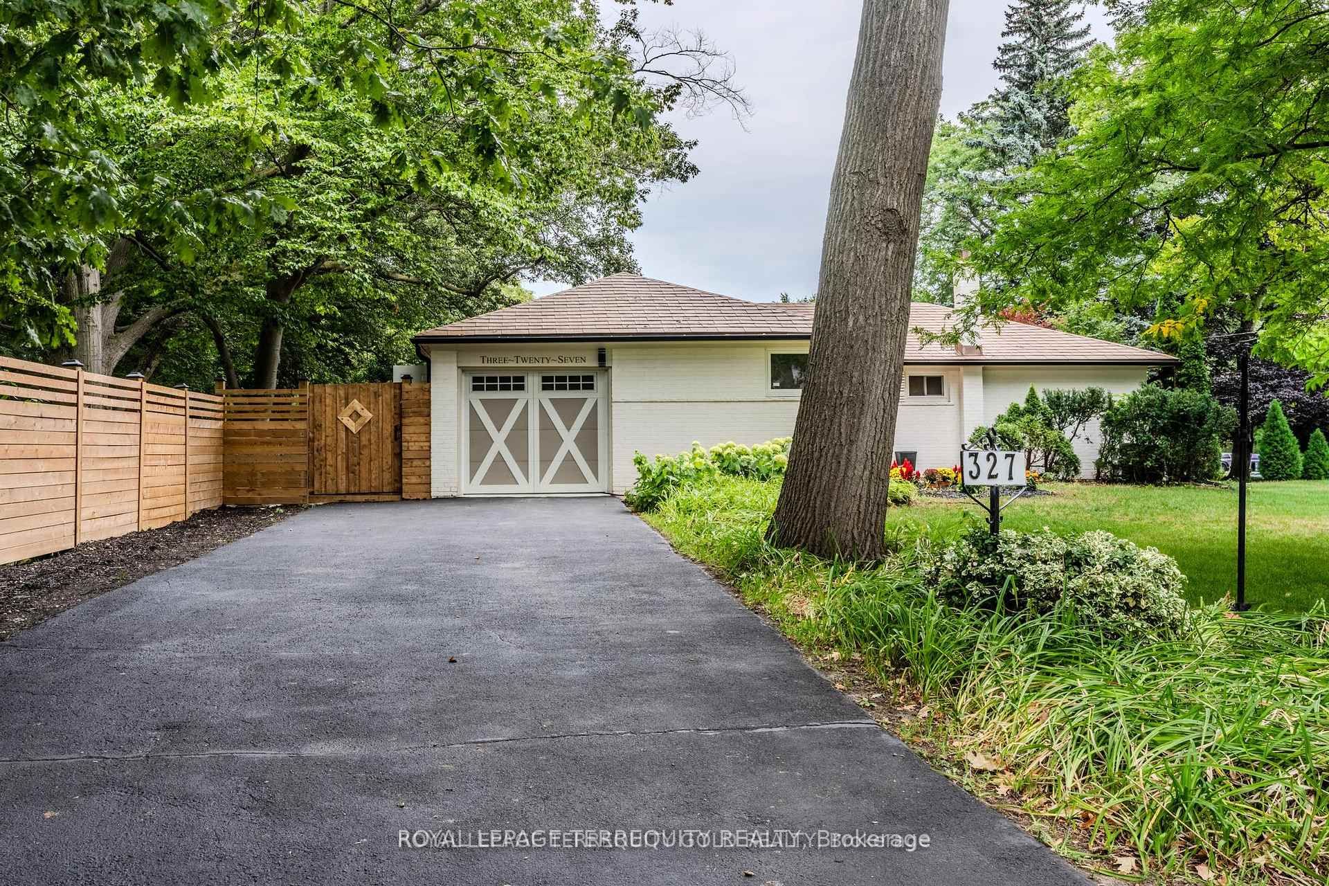 327 River Side Drive, Oakville, ON L6K 3N3 photo 4