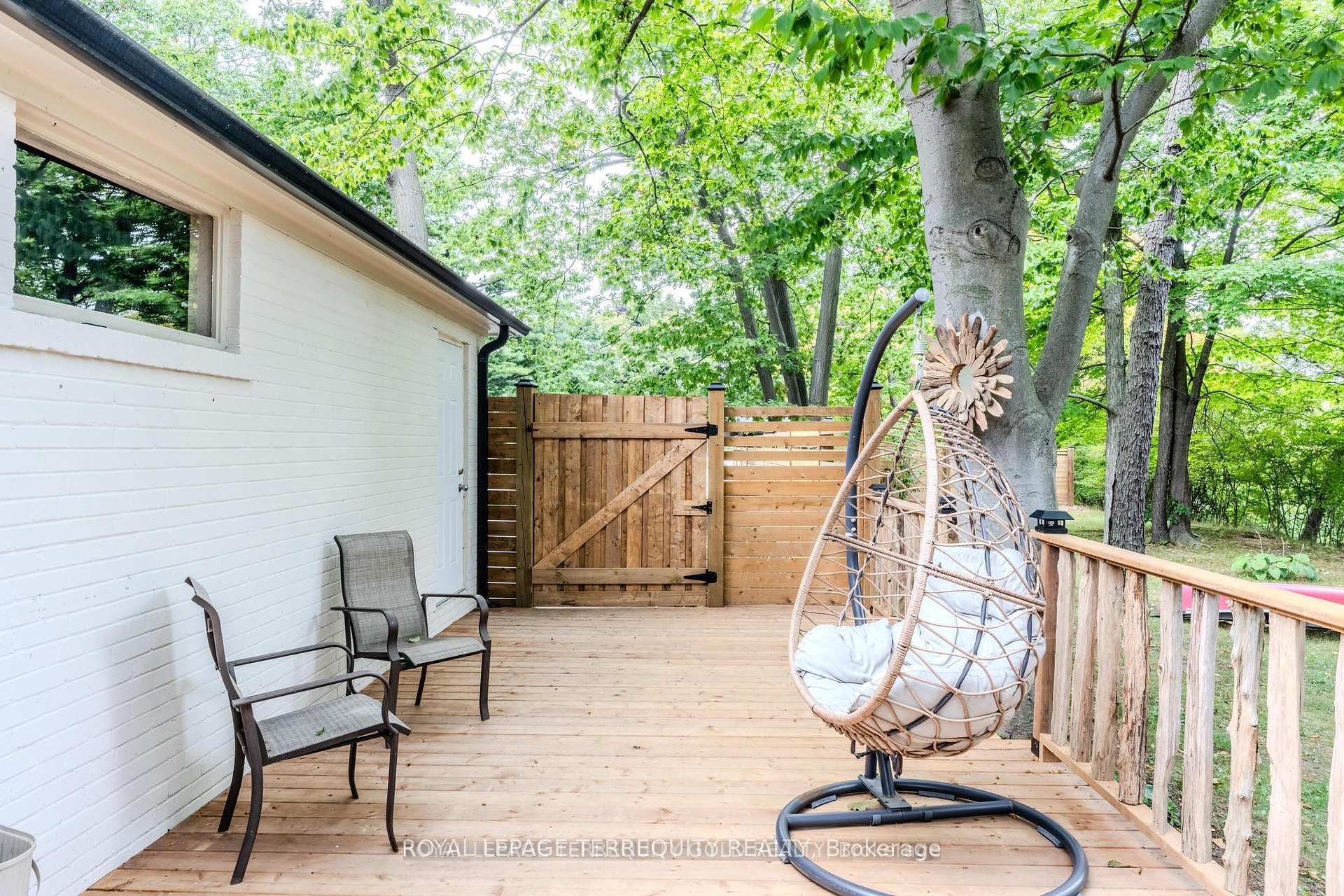 327 River Side Drive, Oakville, ON L6K 3N3 photo 5