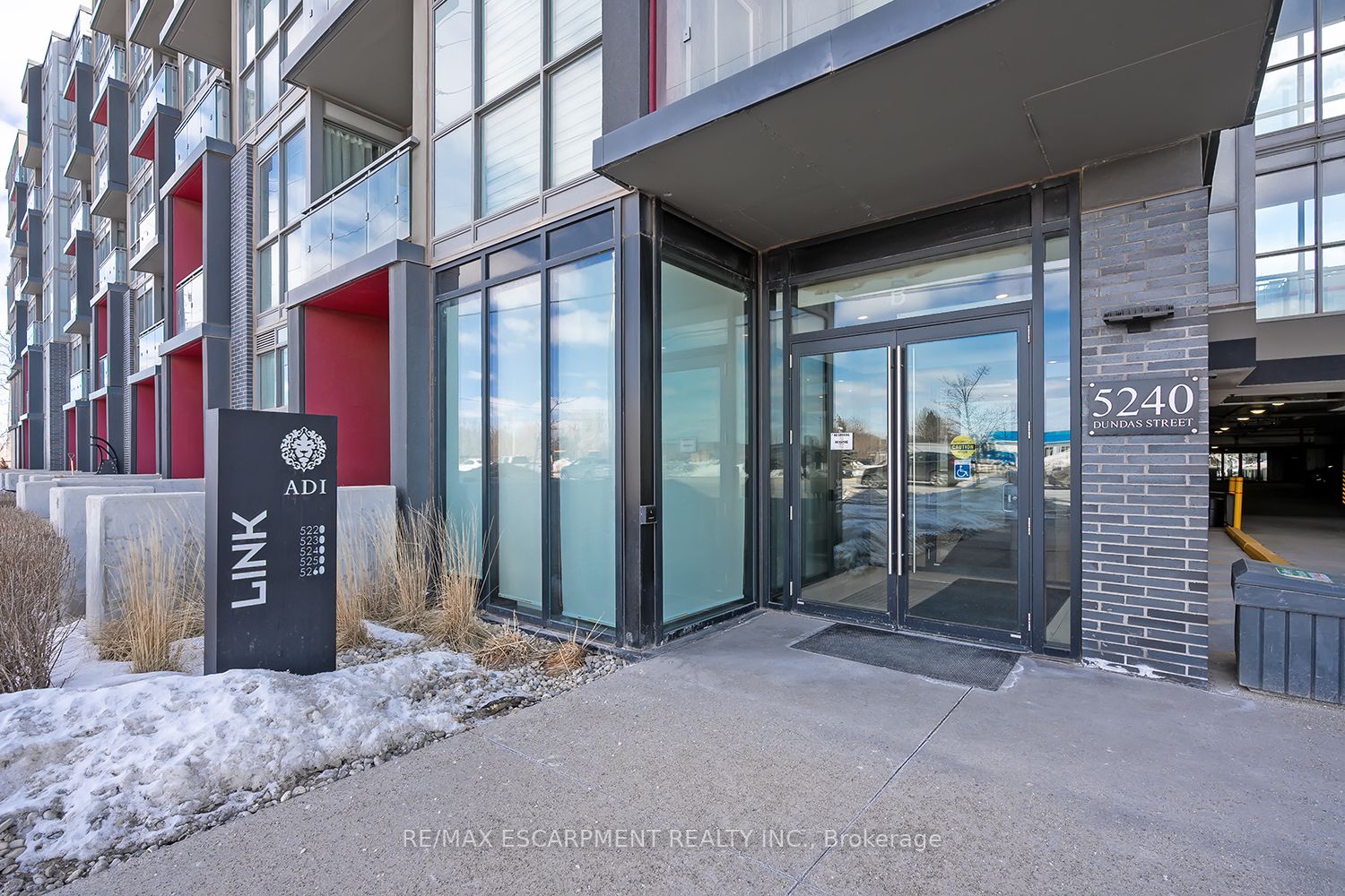 5240 Dundas Street 604, Burlington, ON L7L 0J6 photo 2