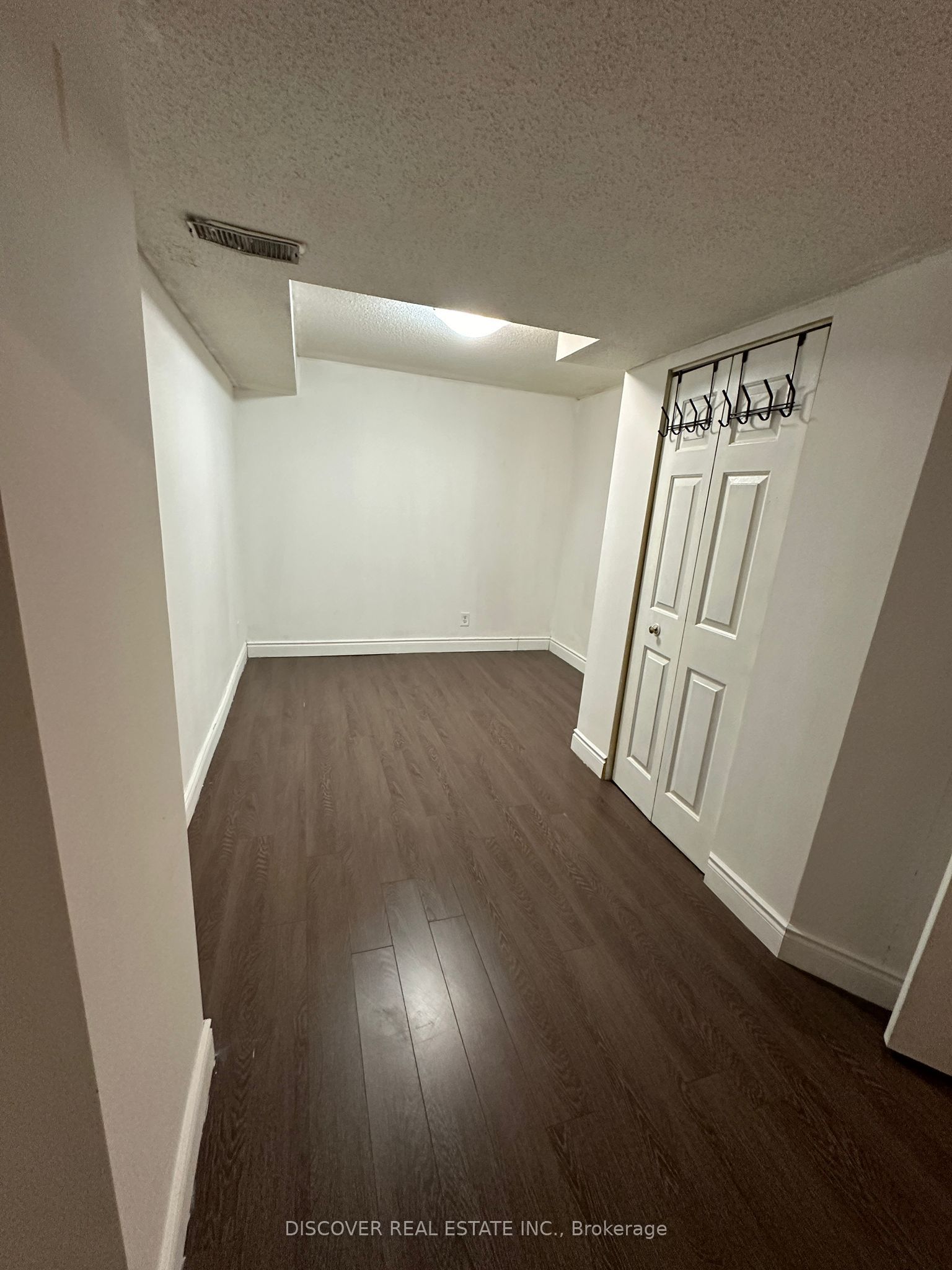 5130 Warwickshire Way Basement, Mississauga, ON L5V 1P8 photo 3