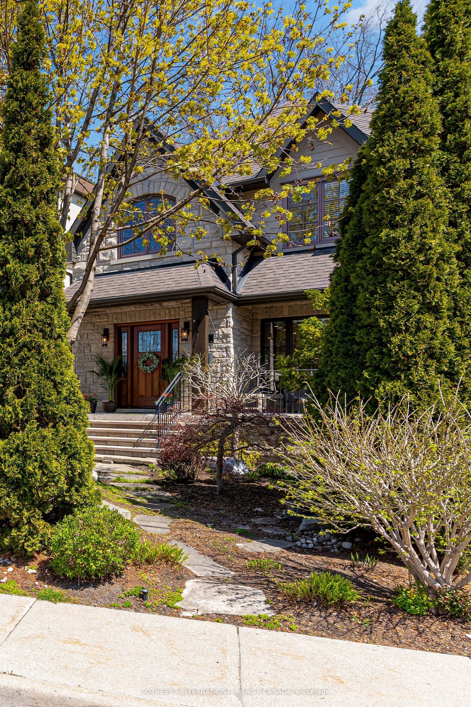 31 Maple Avenue N, Mississauga, ON L5H 2R9 photo 3