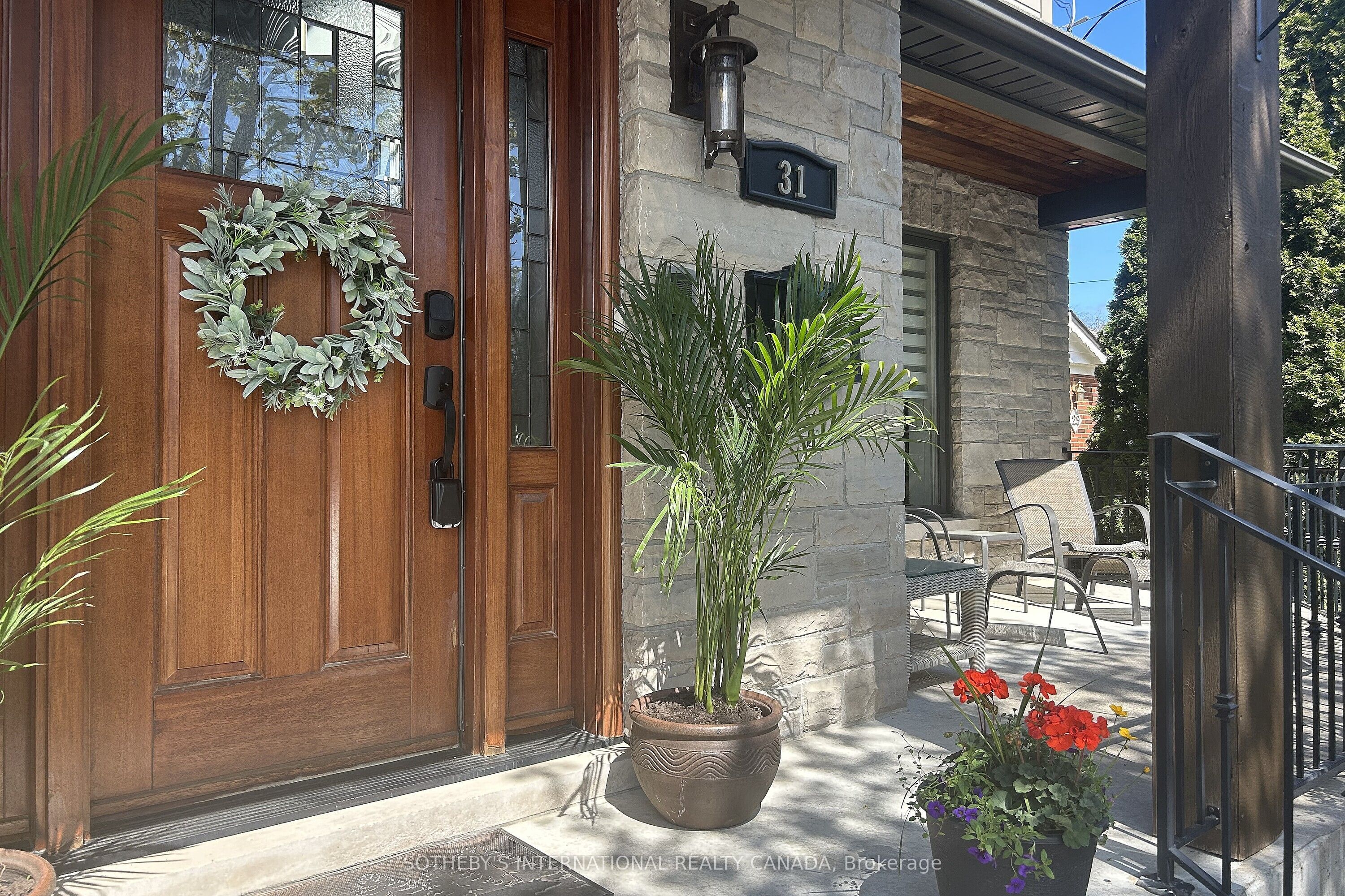 31 Maple Avenue N, Mississauga, ON L5H 2R9 photo 4