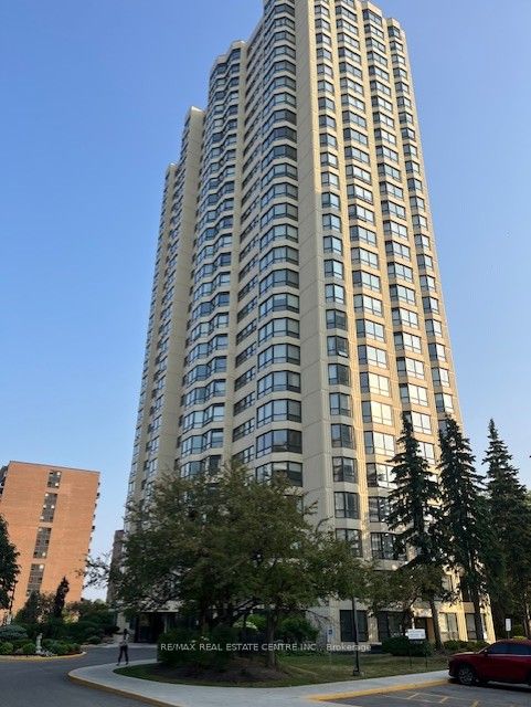 8 Lisa Street 407, Brampton, ON L6T 4S6