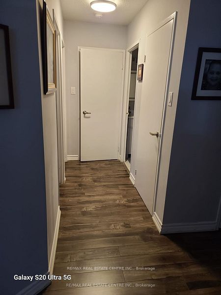 8 Lisa Street 407, Brampton, ON L6T 4S6 photo 3
