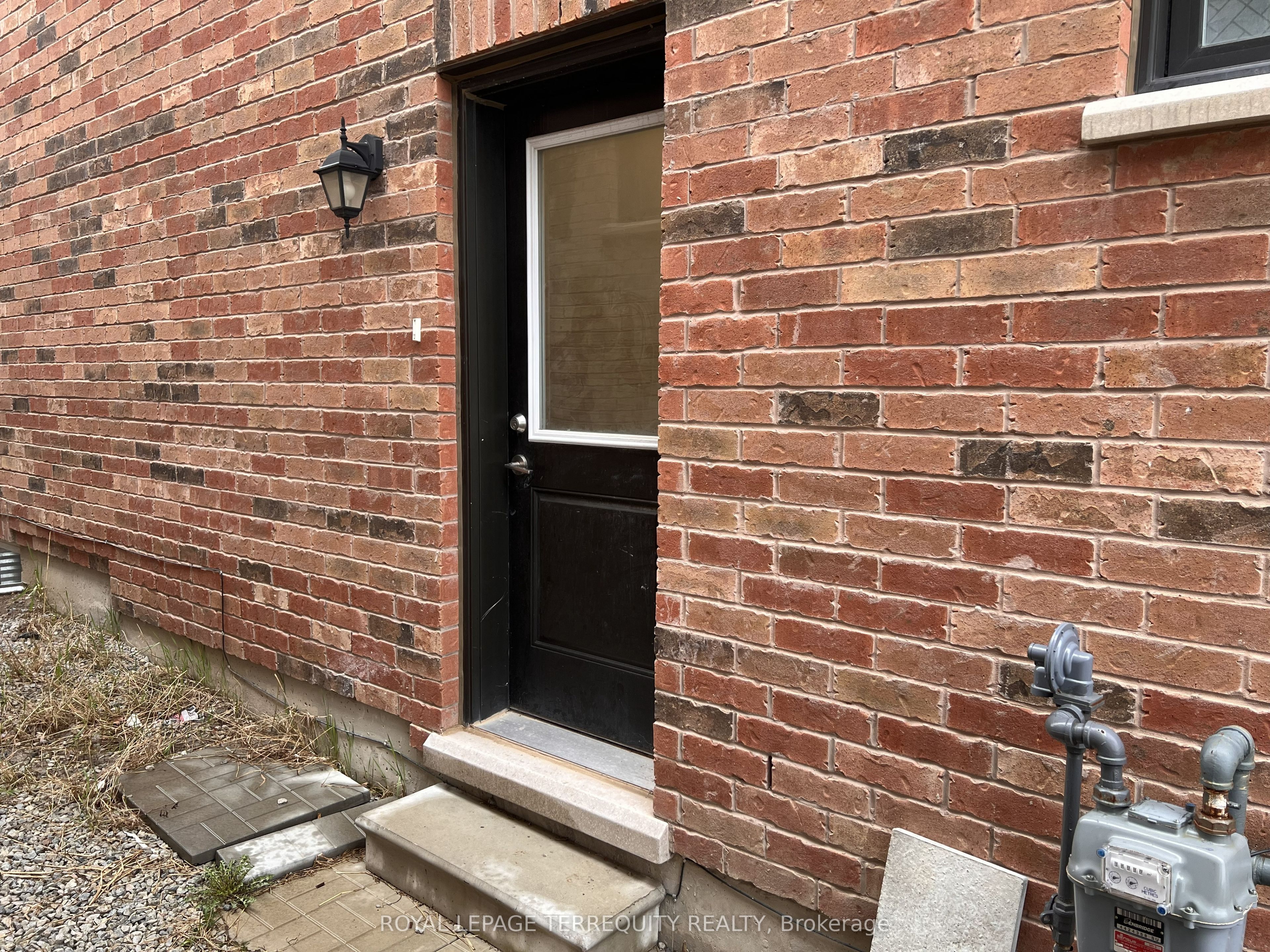 12 Merrimac Drive BSMT, Brampton, ON L6Y 6K3 photo 3