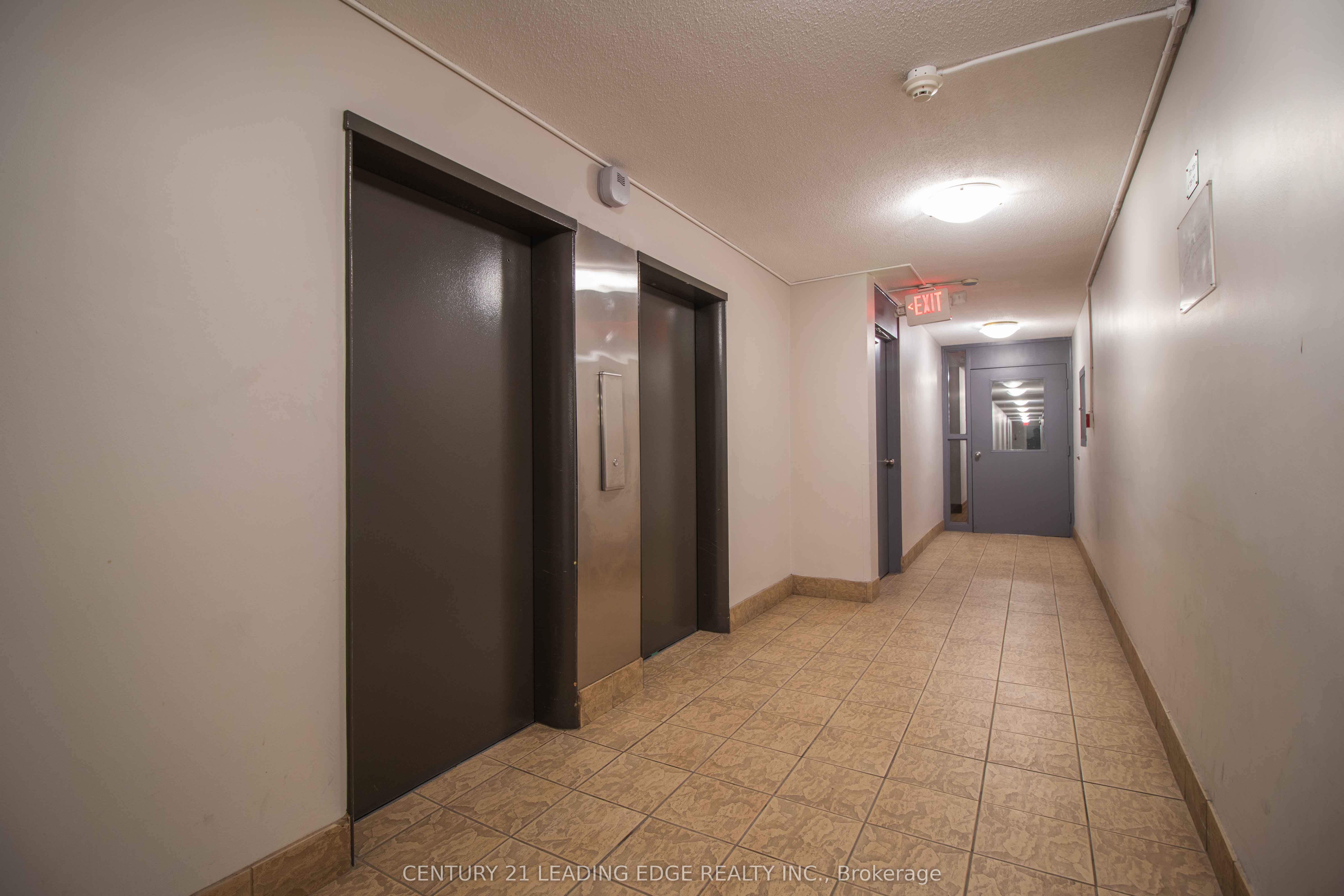 80 Grandravine Drive 703, Toronto, ON M3J 1B2 photo 2