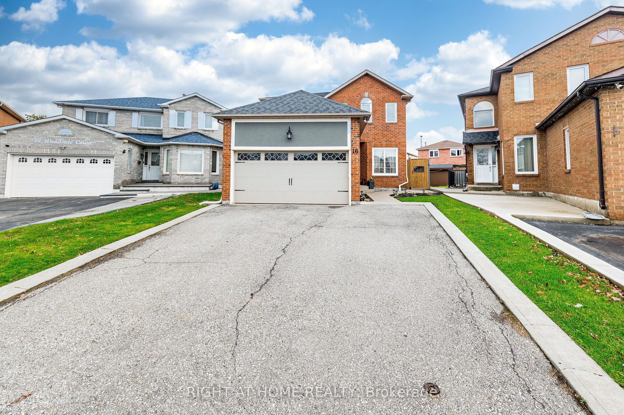 16 Woodside Court, Brampton, ON L6Y 3Z3 photo 2