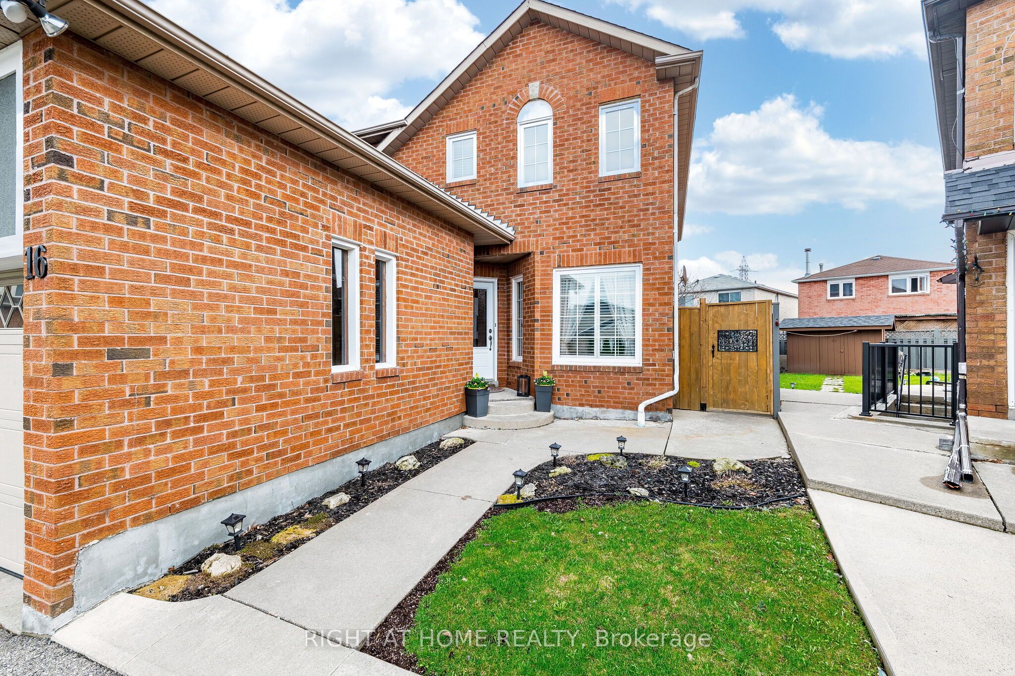 16 Woodside Court, Brampton, ON L6Y 3Z3 photo 3