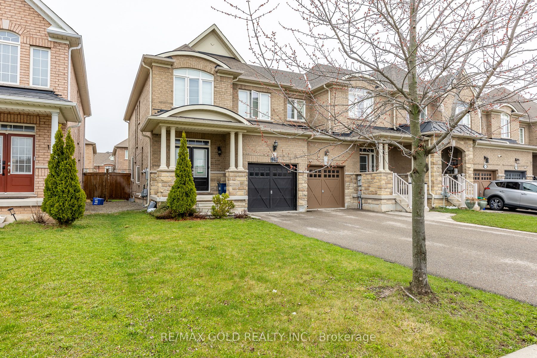 943 Transom Crescent, Milton, ON L9T 8K4 photo 2