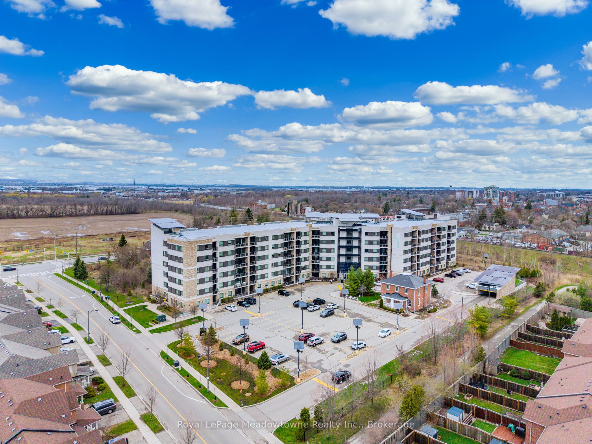33 Whitmer Street 109, Milton, ON L9T 8P9 photo 3