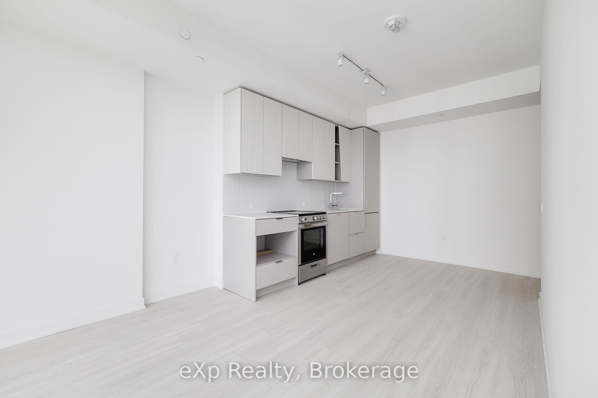 3883 QUARTZ Road 3912, Mississauga, ON L5B 0M4 photo 3